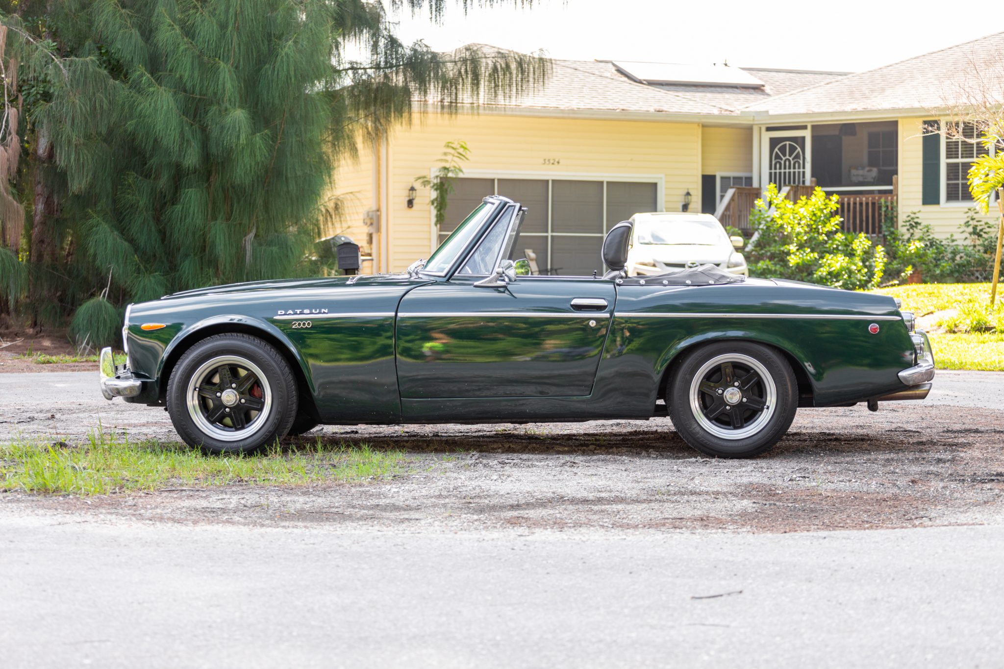 1969 Datsun Roadster 