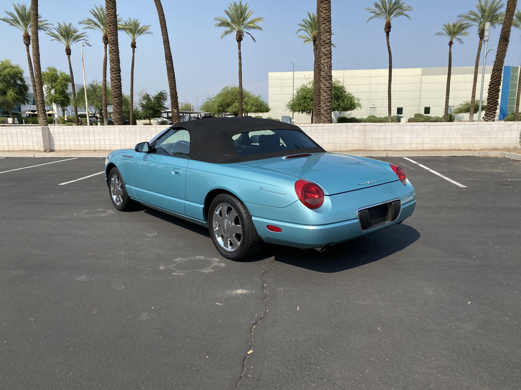 2002 Ford Thunderbird (2002-2005) 