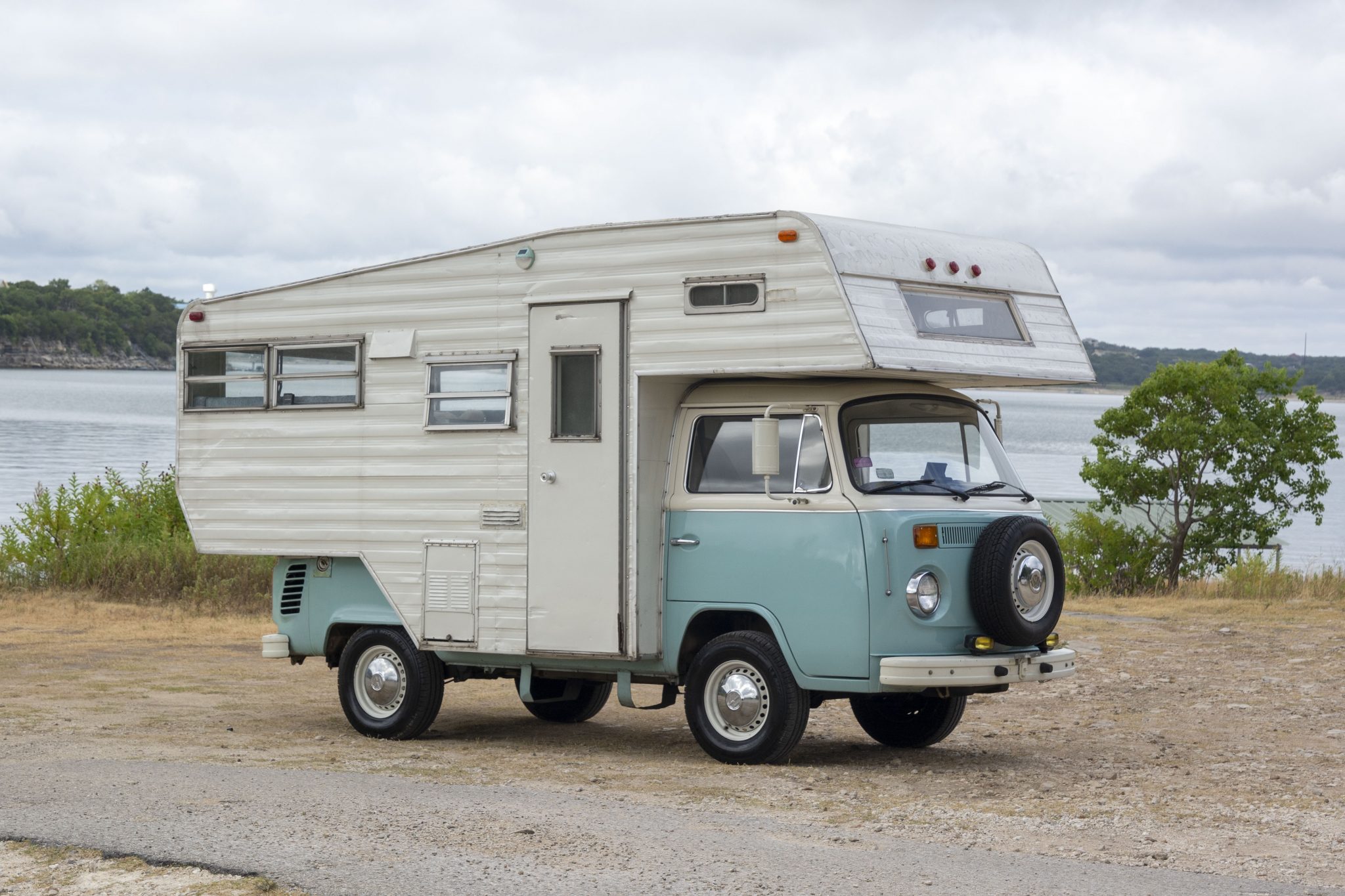 1974 Volkswagen Bay-Window Camper 