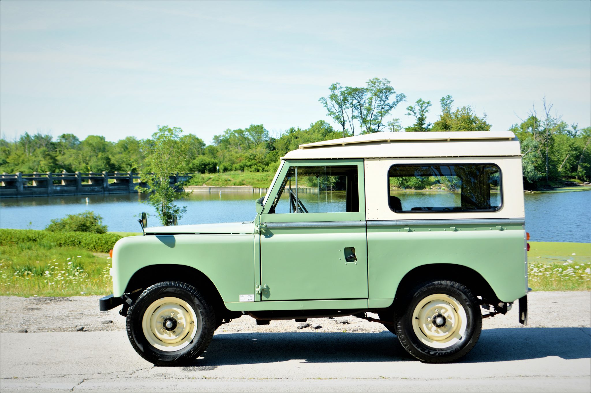 1973 Land Rover Series 88 