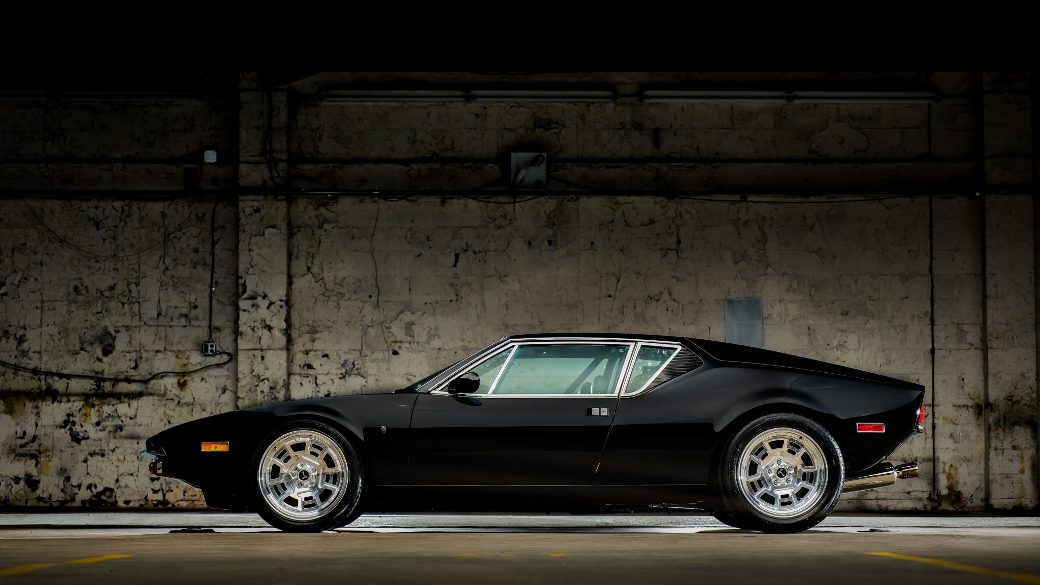 1974 DeTomaso Pantera 