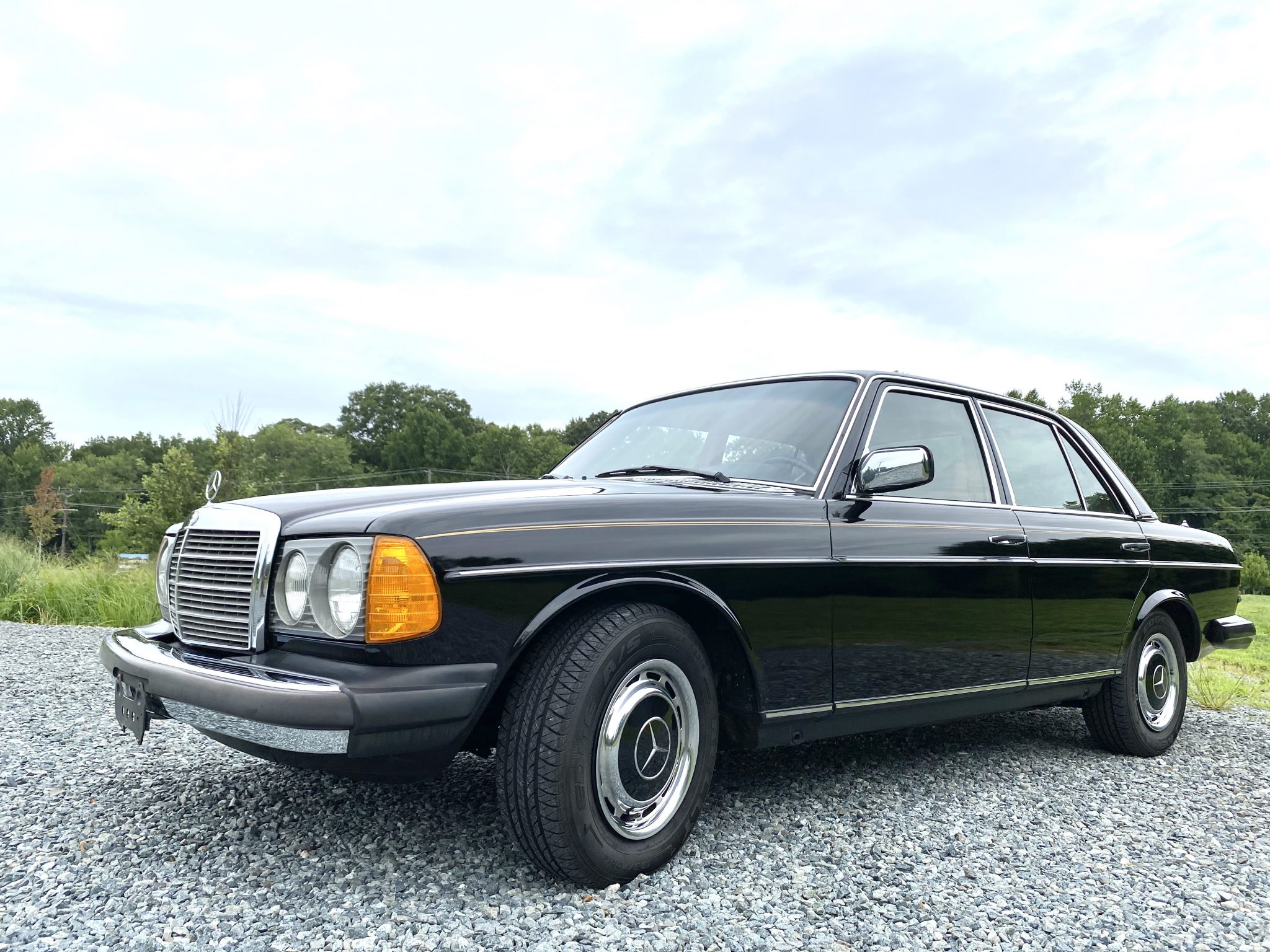 1979 Mercedes-Benz W123 