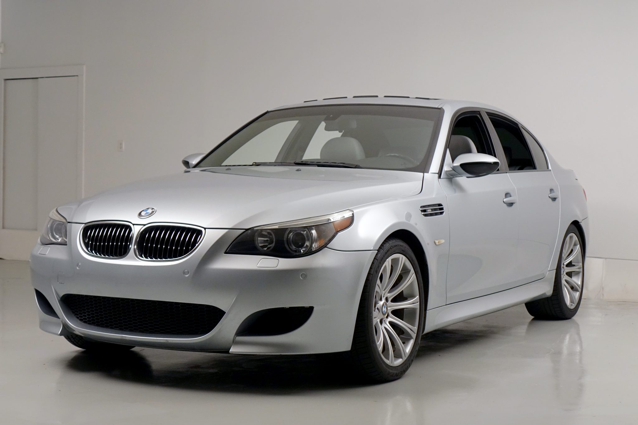 2006 BMW E60 M5 