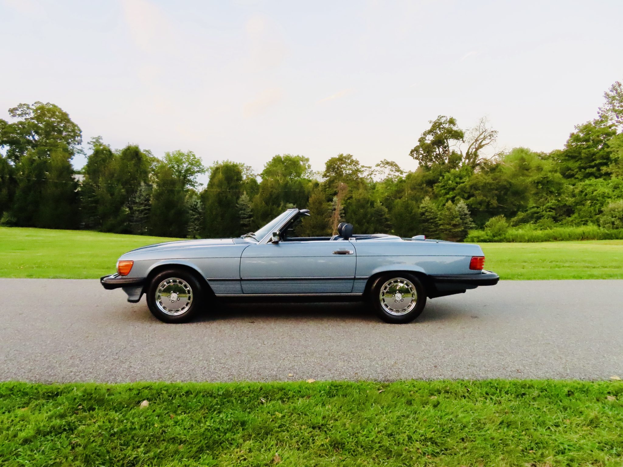 1987 Mercedes-Benz R107 SL 