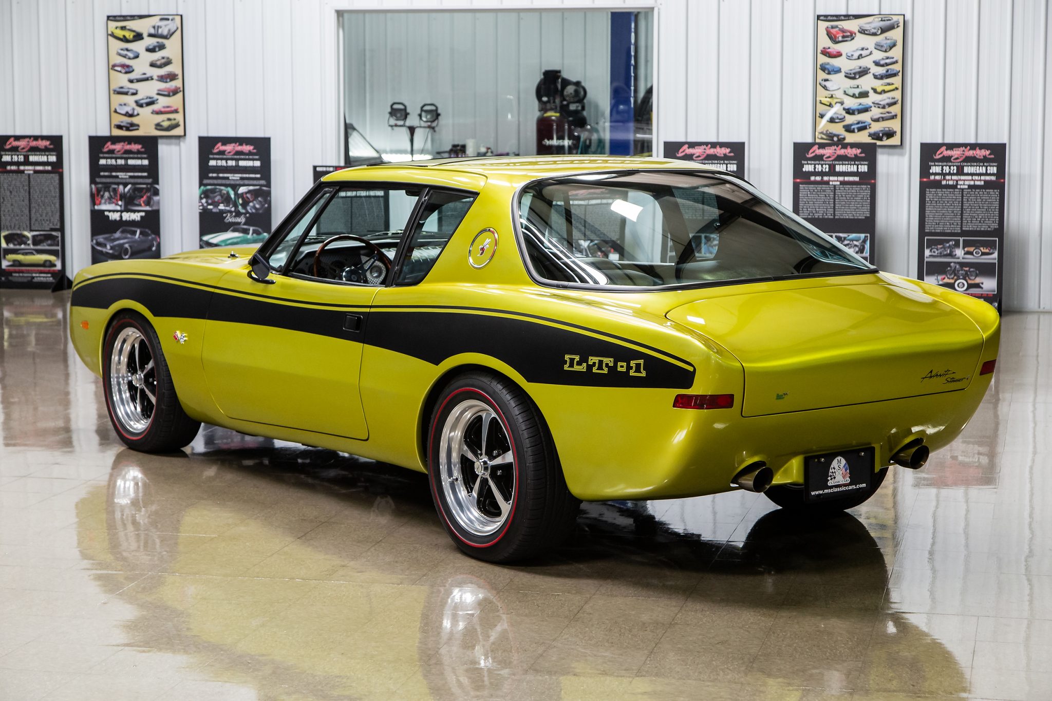 1972 Studebaker Avanti 