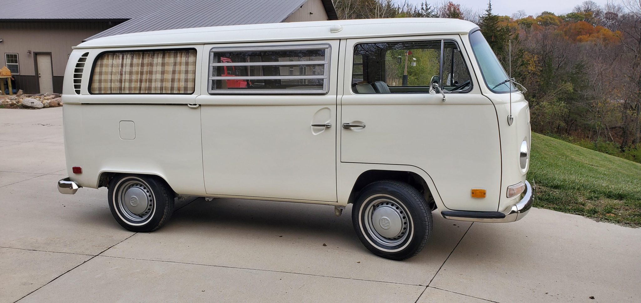 1971 Volkswagen Bay-Window Camper 