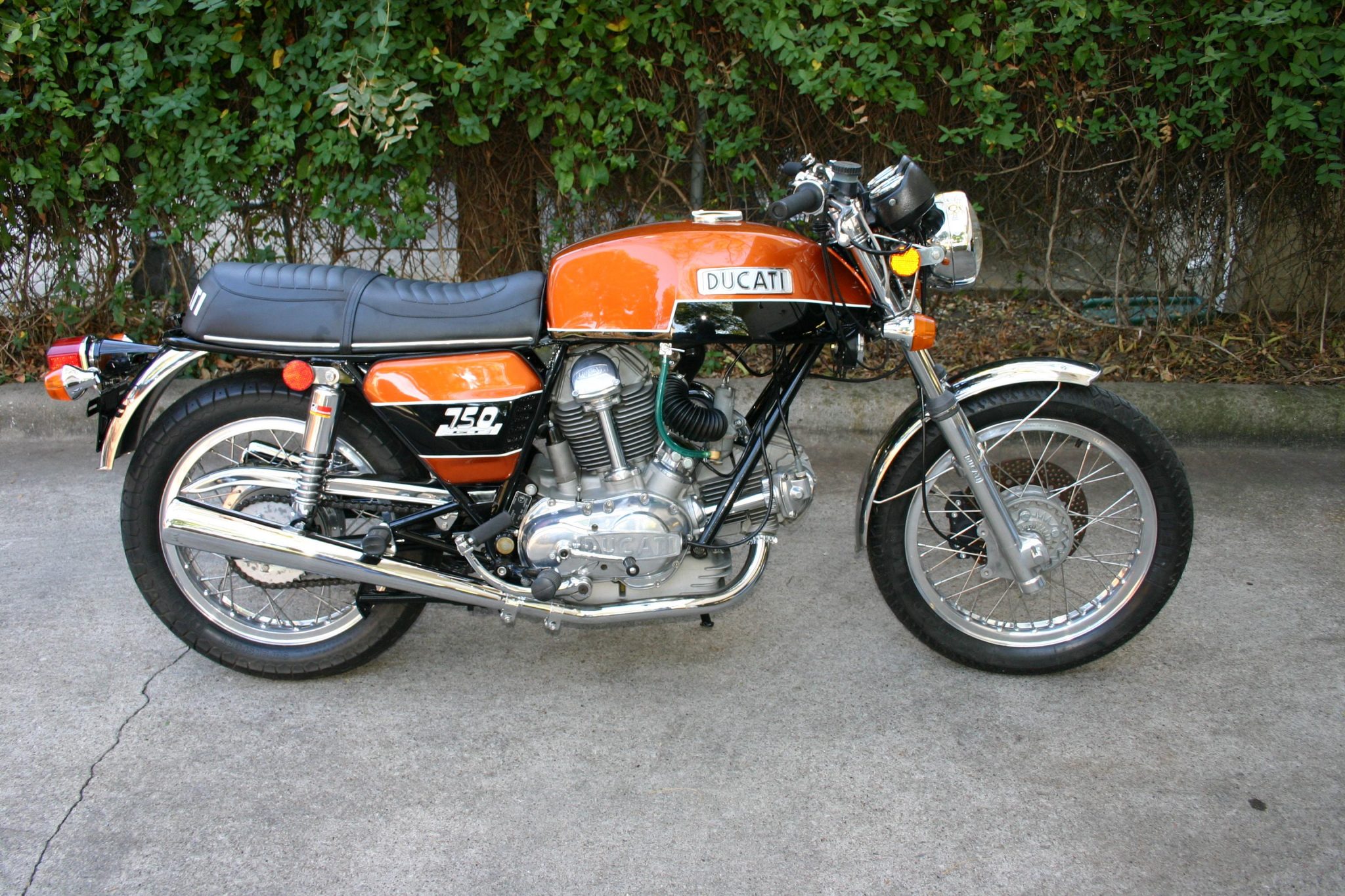 1974 Ducati 750GT 