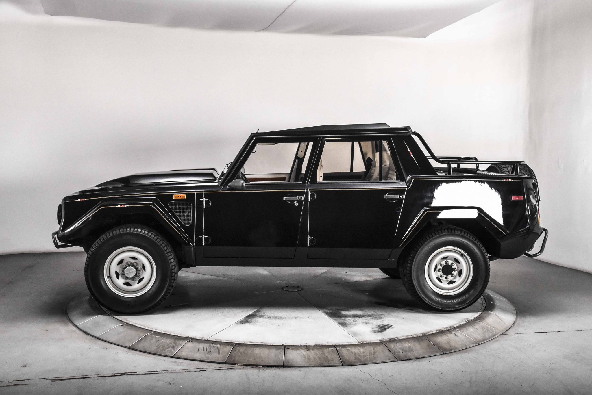 1989 Lamborghini LM002 