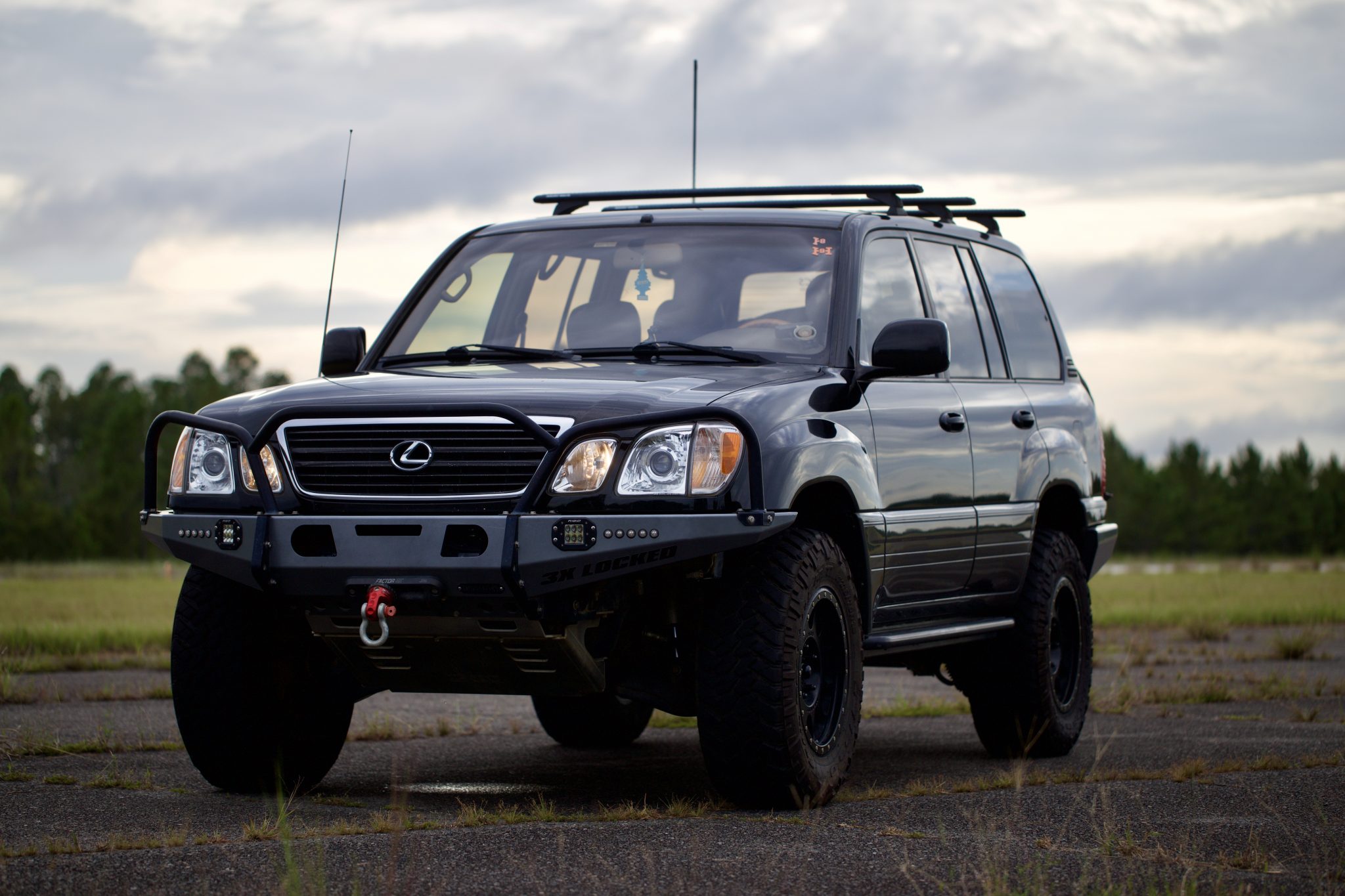 2000 Lexus LX470 