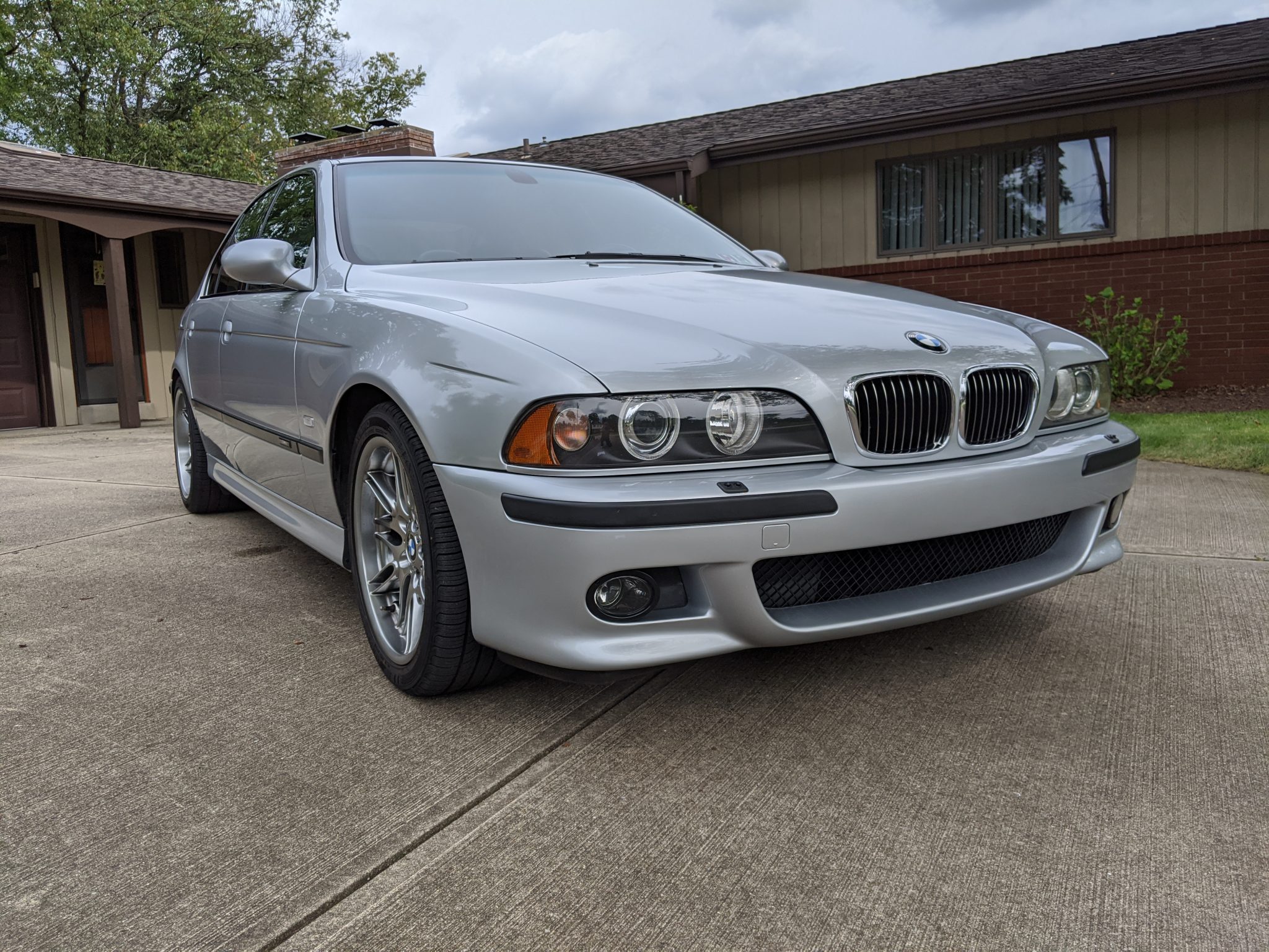 2002 BMW E39 M5 