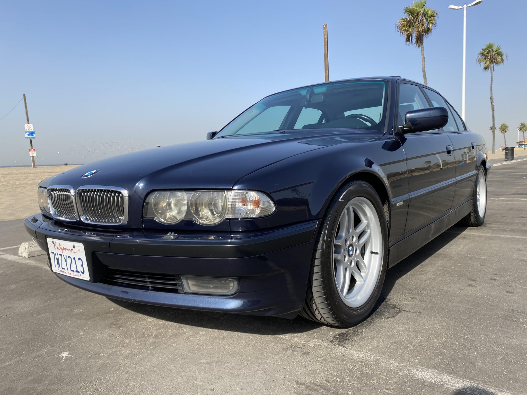 2001 BMW E38 7-Series 