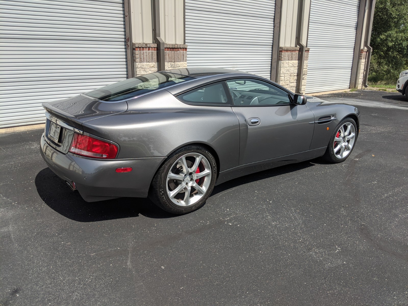 2004 Aston Martin Vanquish 