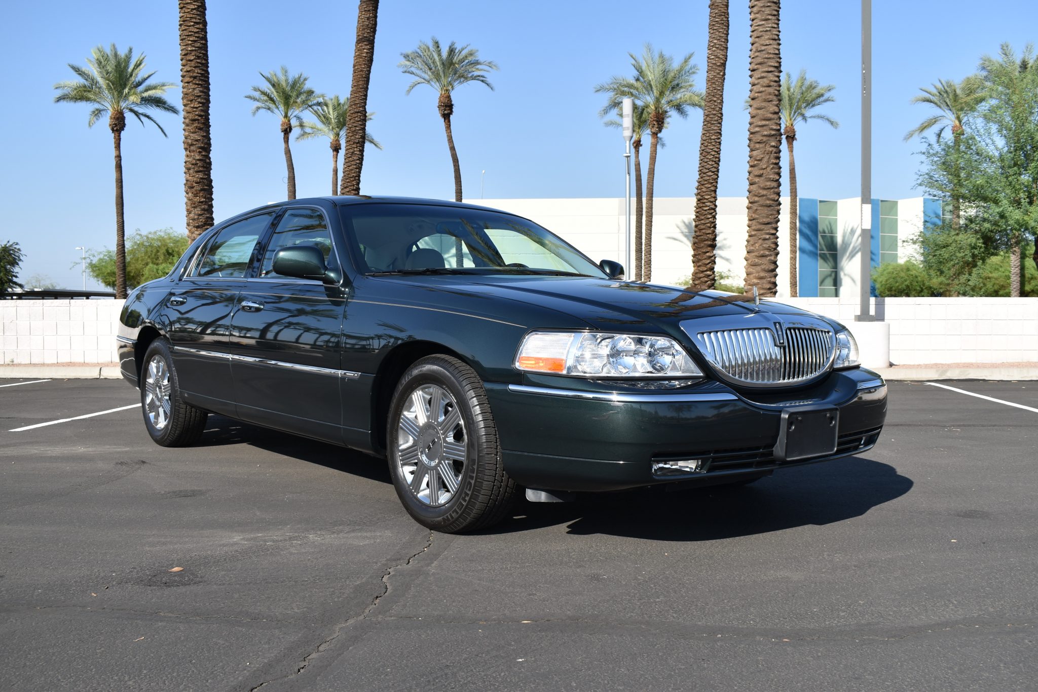 2003 Lincoln Town Car 