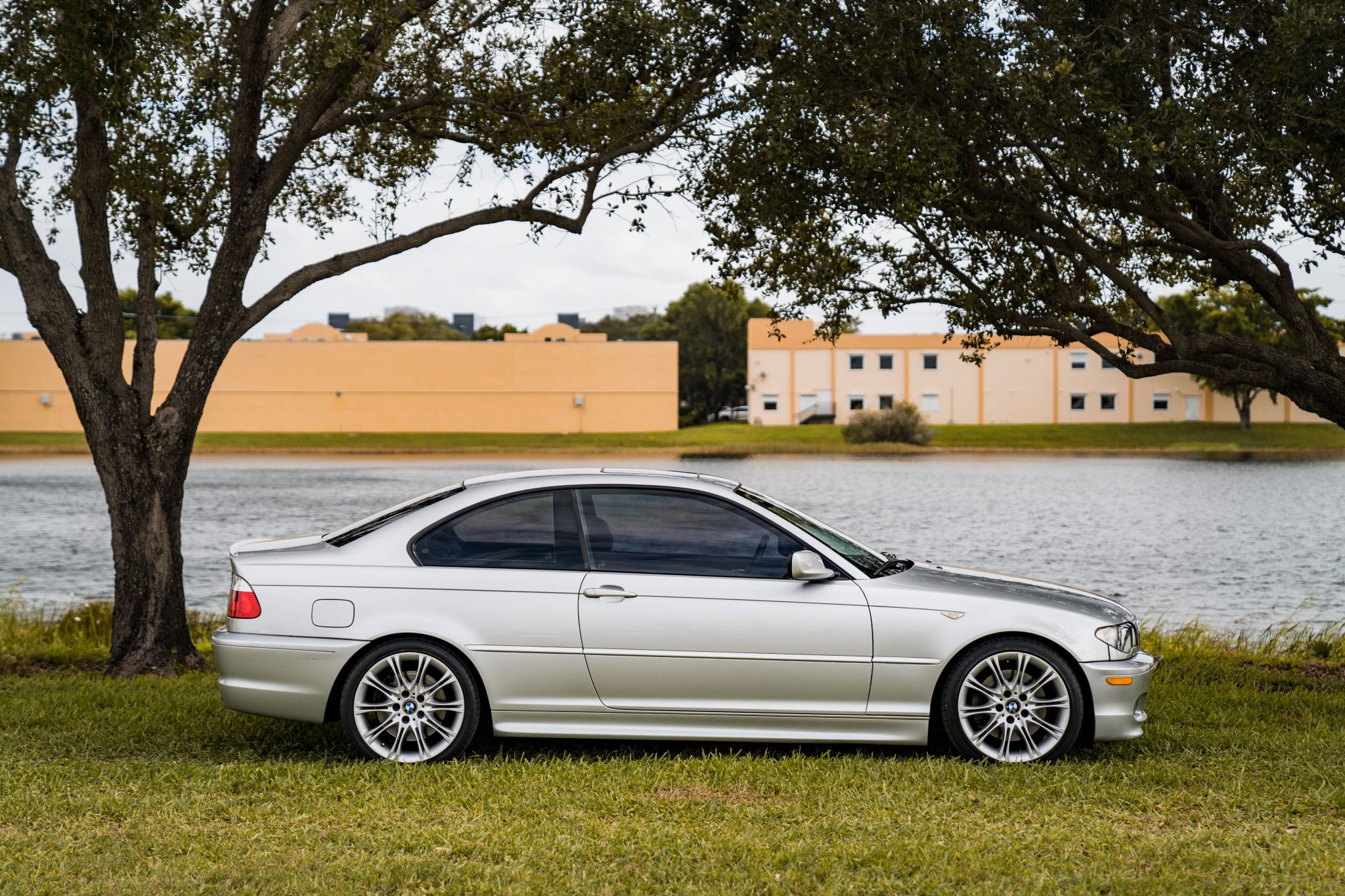 2004 BMW E46 330 ZHP 