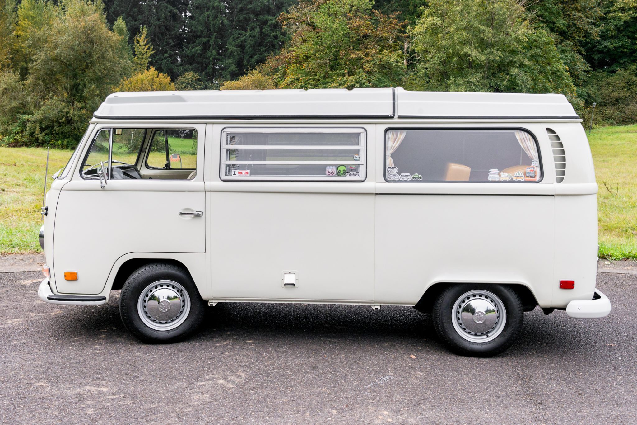 1971 Volkswagen Bay-Window Camper 