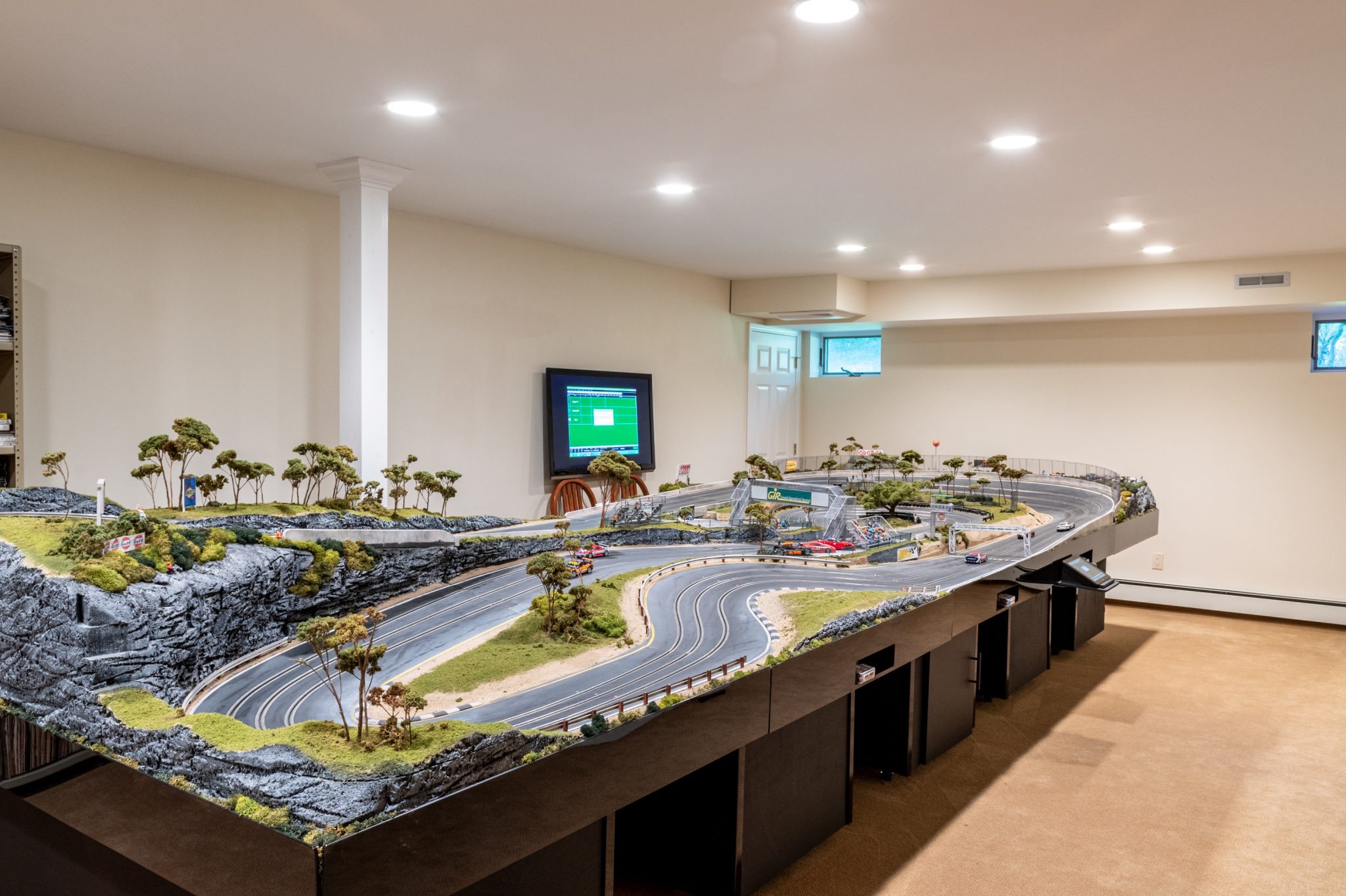 2012 Slot Mods 1:32 Scale Slot Car Raceway