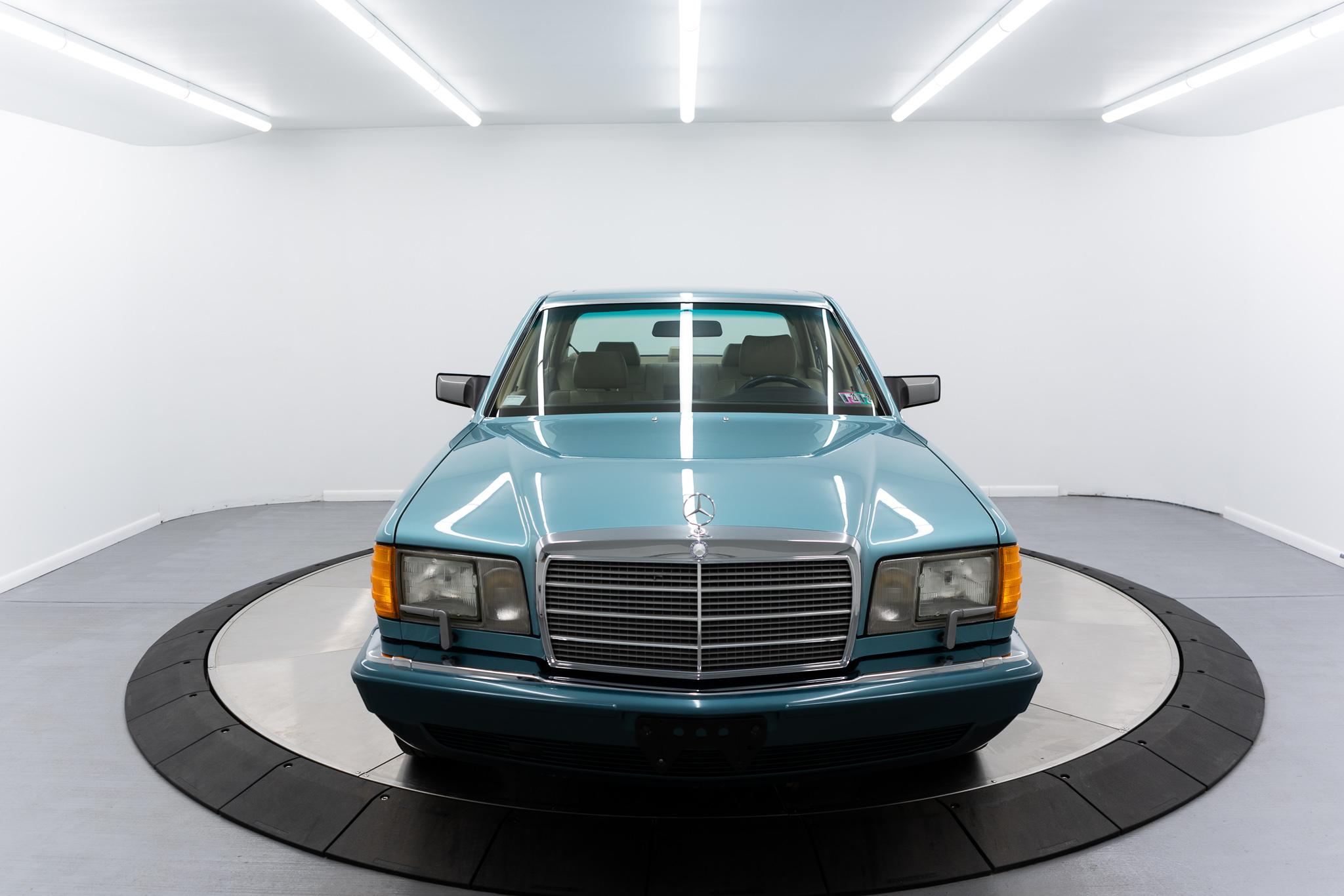 1991 Mercedes-Benz W126 S-Class 