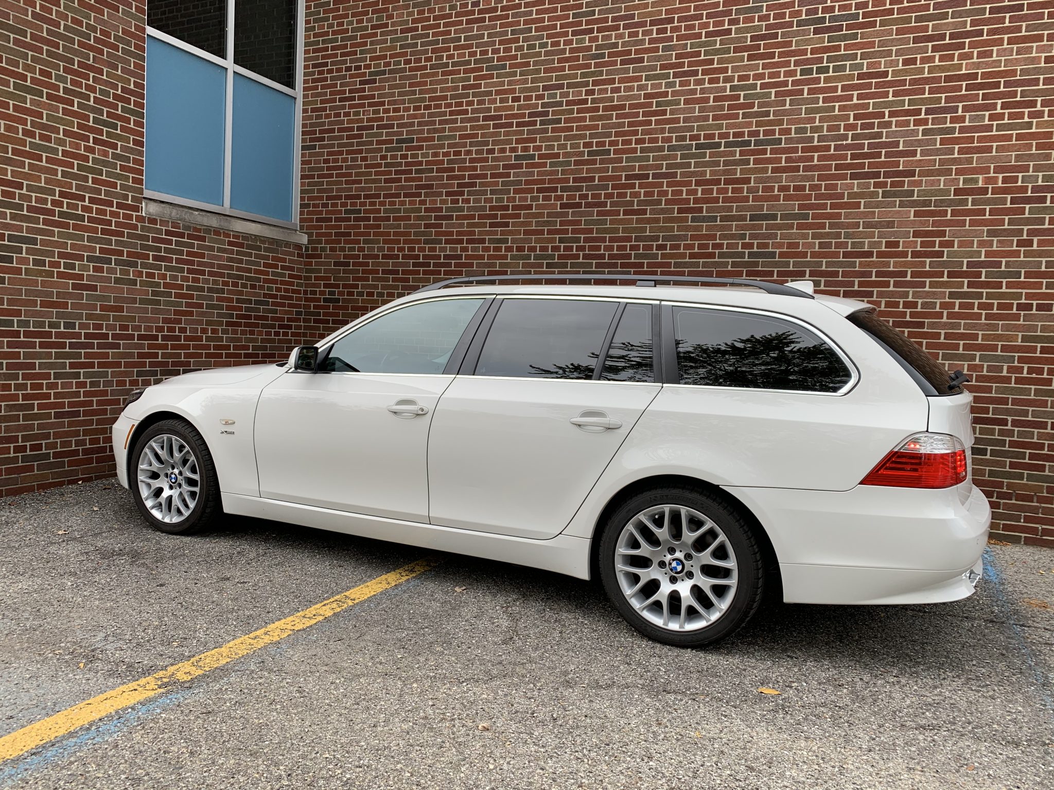 2010 BMW E61 5-Series Touring 