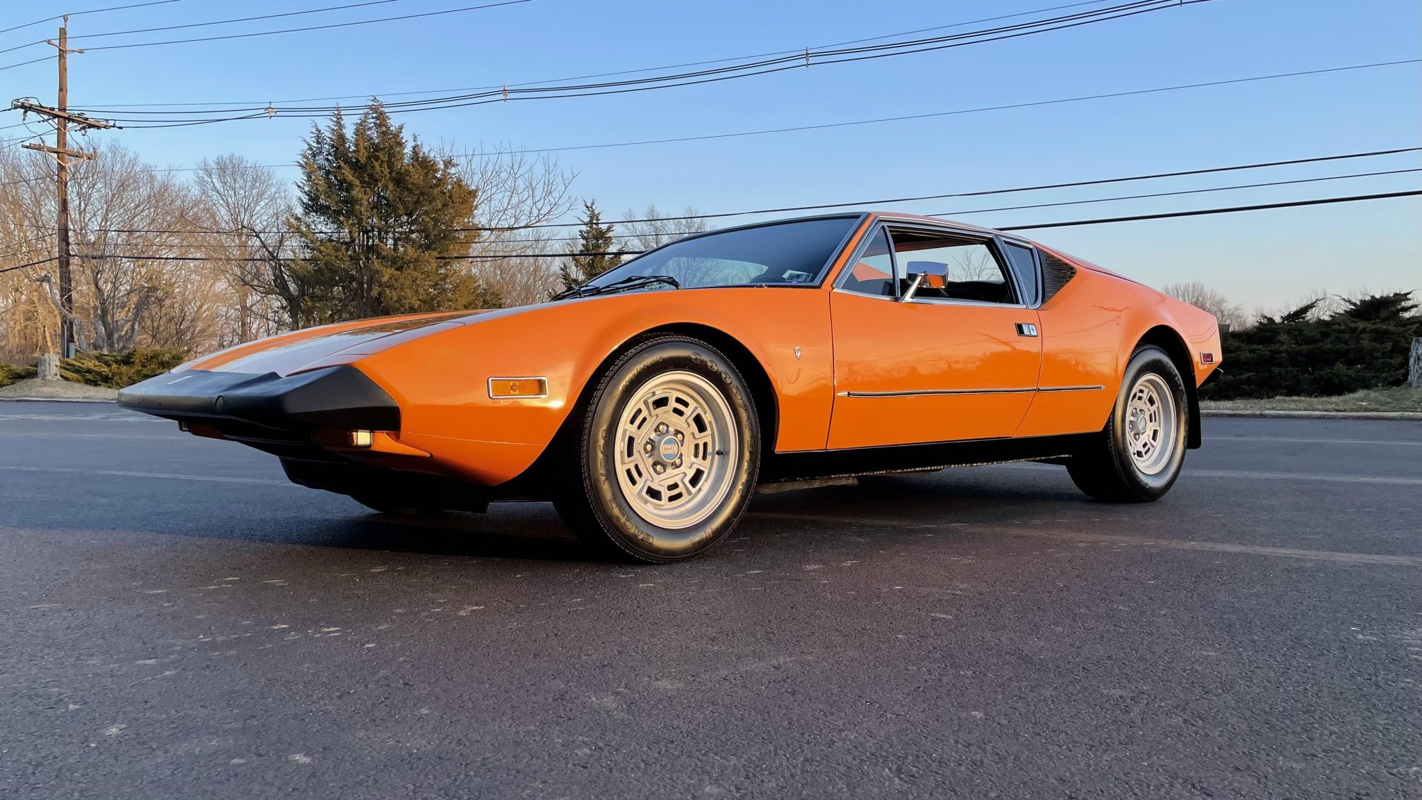 1974 DeTomaso Pantera 