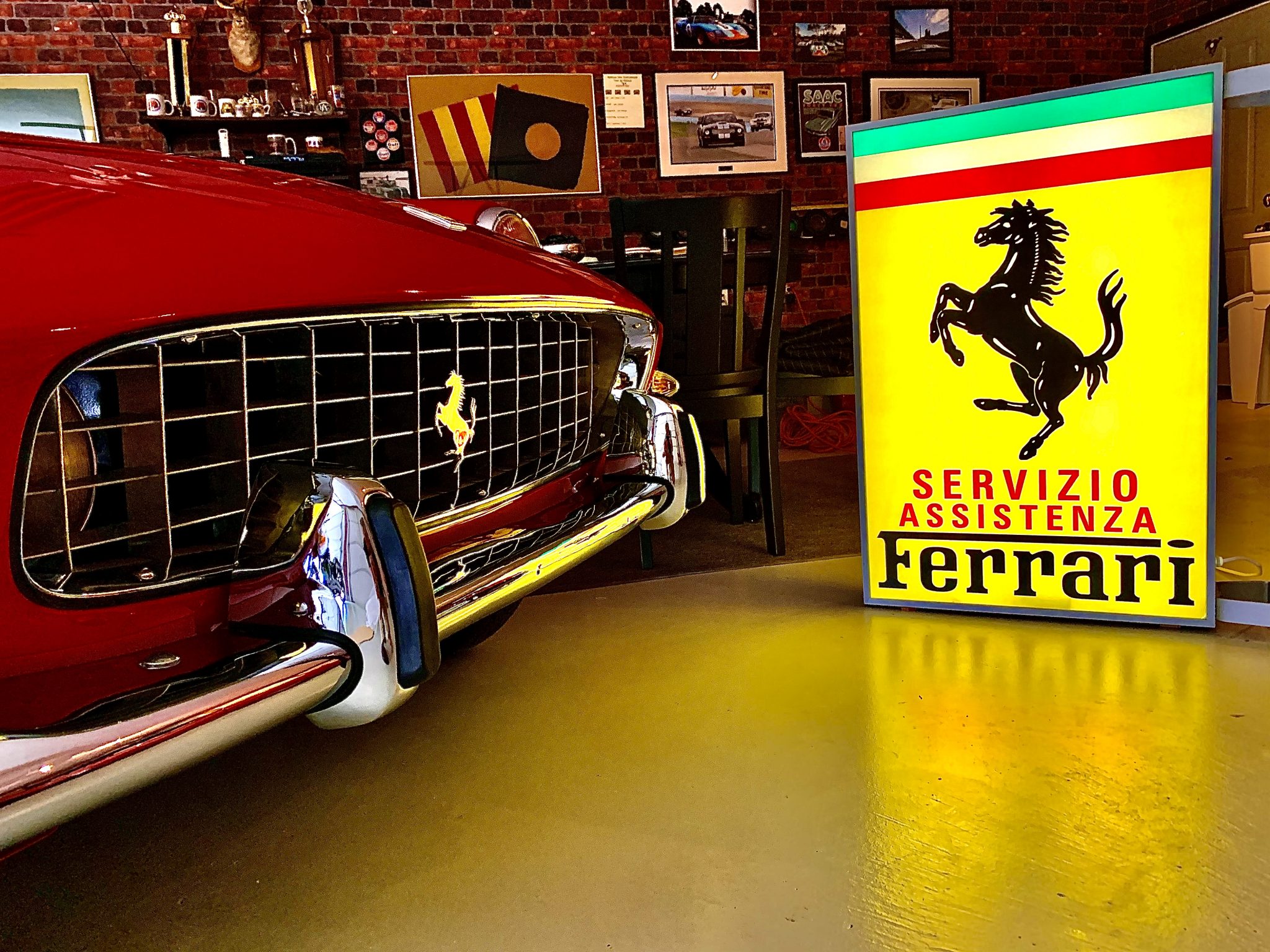 Illuminated Ferrari Service Sign