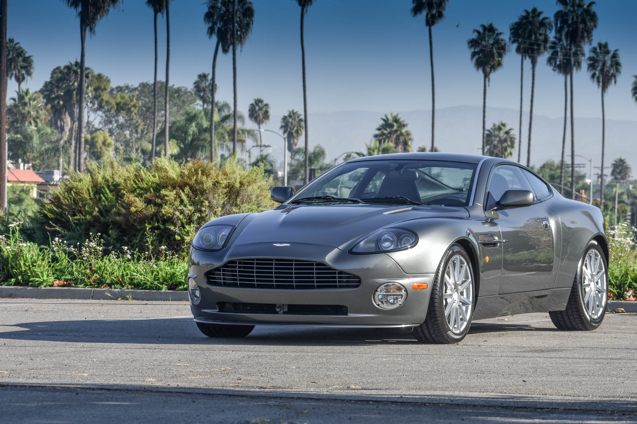 2005 Aston Martin Vanquish 