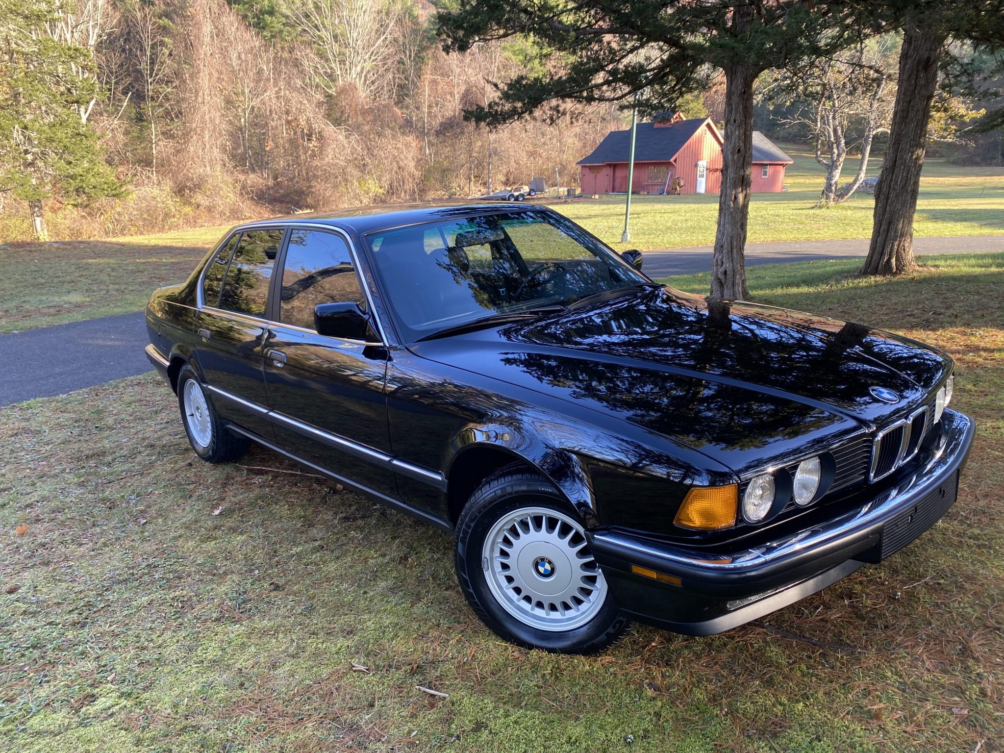 1988 BMW E32 7-Series 