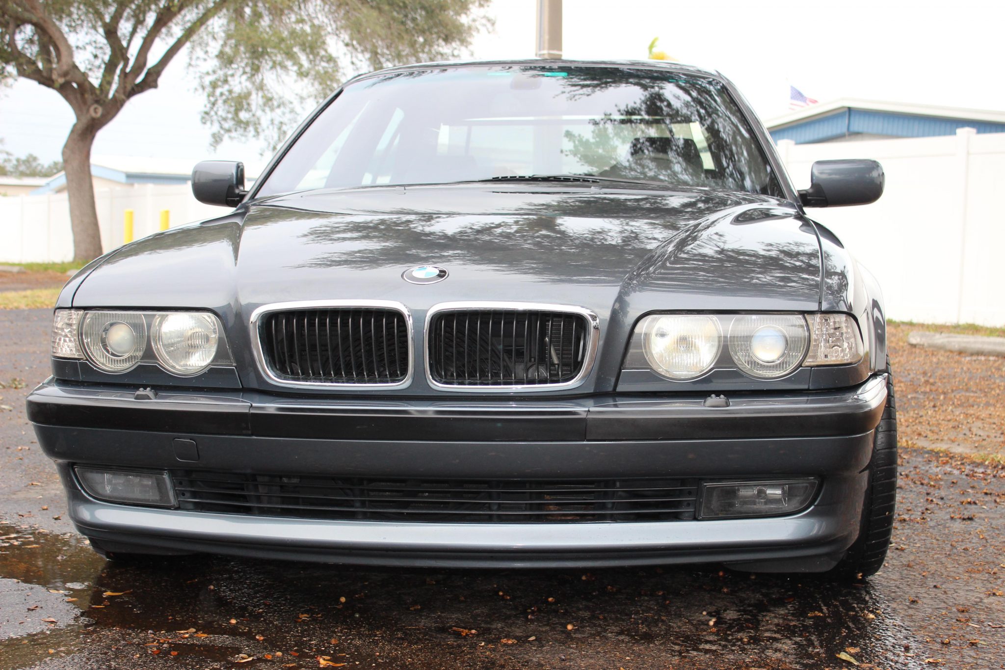 2001 BMW E38 7-Series 