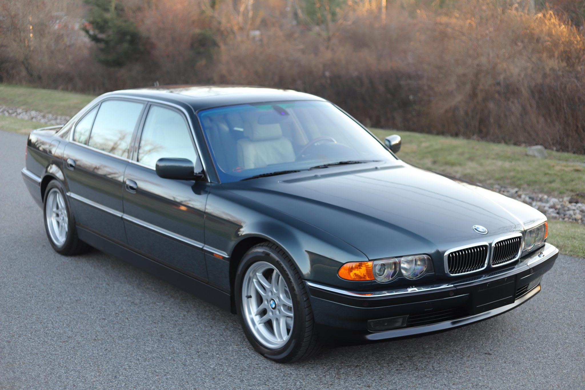 2000 BMW E38 7-Series 