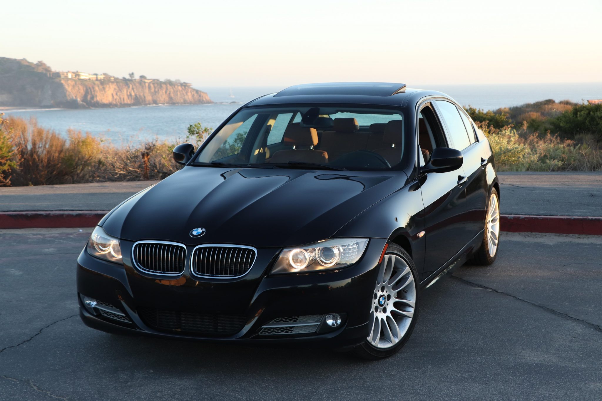 2010 BMW E90 3-Series Sedan 