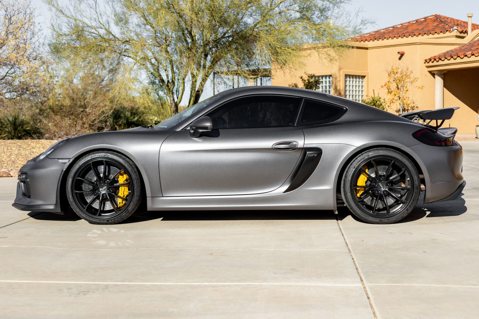 2016 Porsche Cayman GT4 