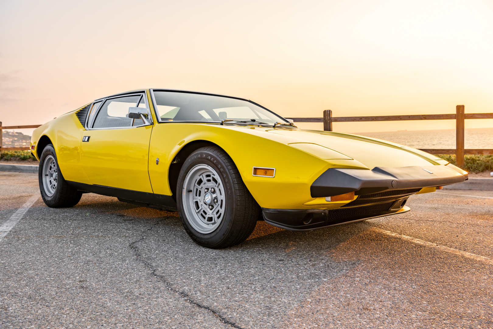 1972 DeTomaso Pantera 