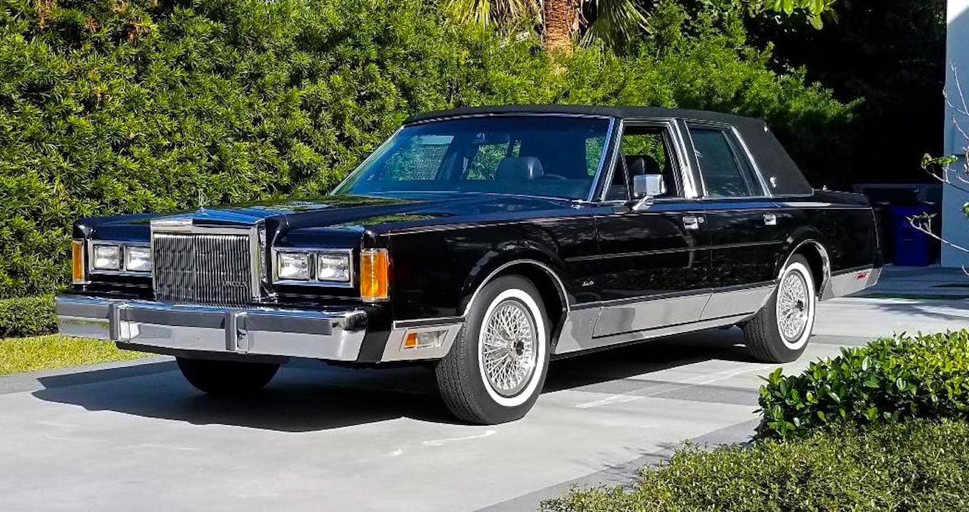 1989 Lincoln Town Car 