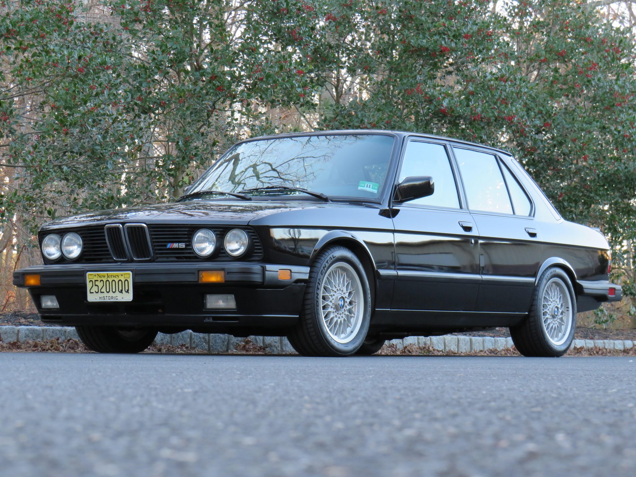 1988 BMW E28 M5 