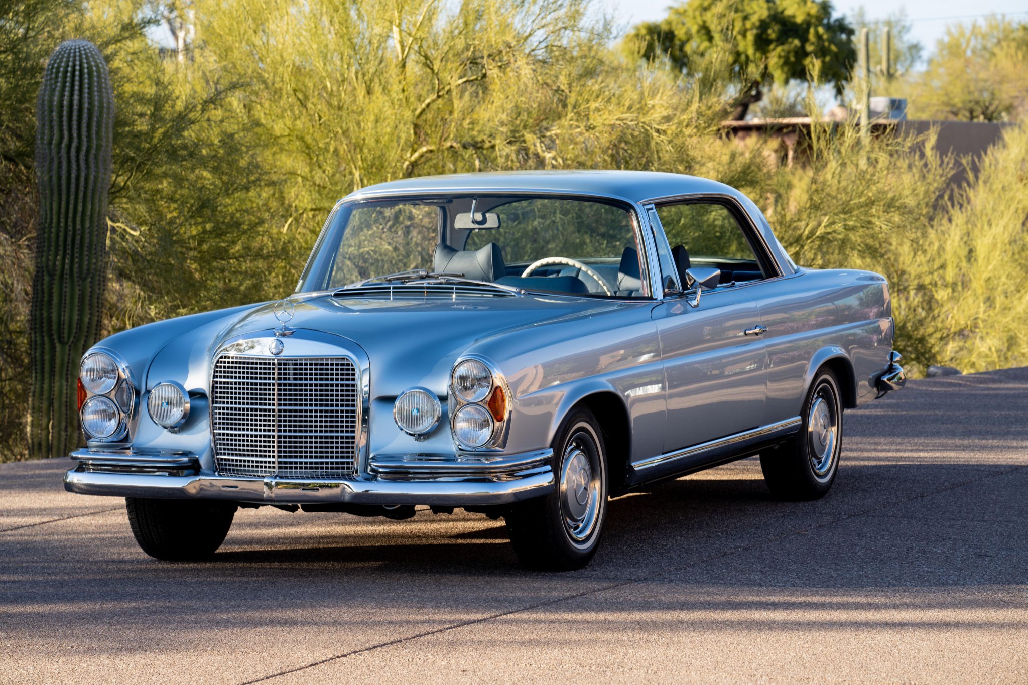 1969 Mercedes -Benz Mercedes-Benz W111 Coupe & Cabriolet 