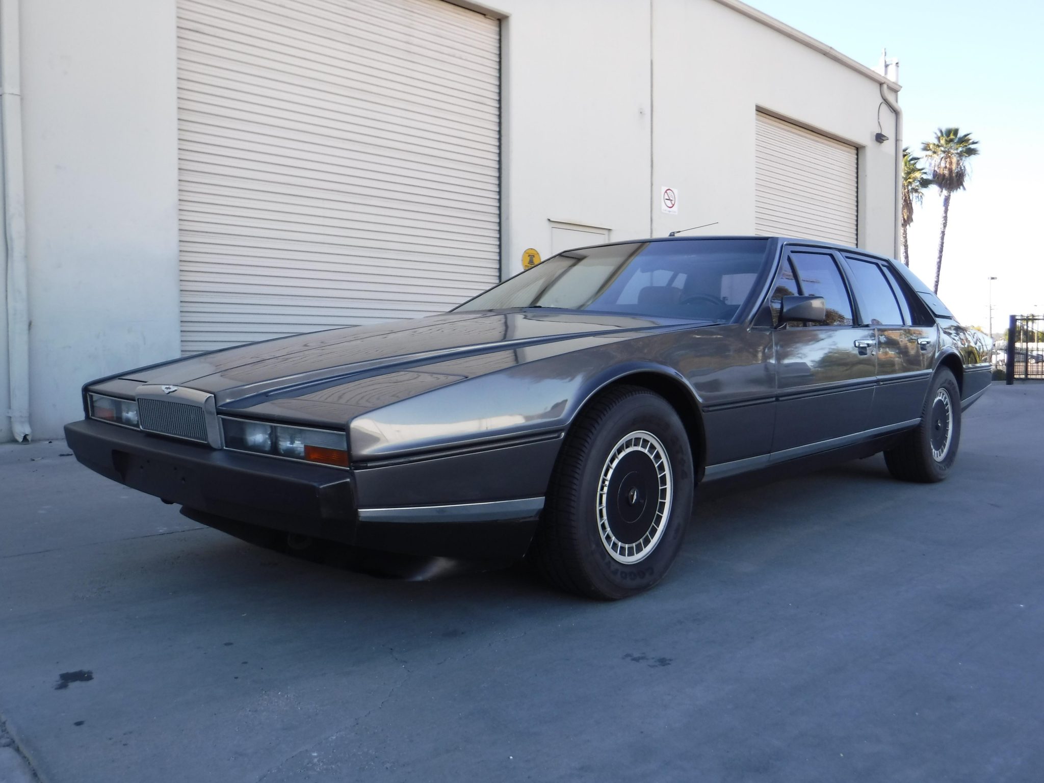 1985 Aston Martin Lagonda 