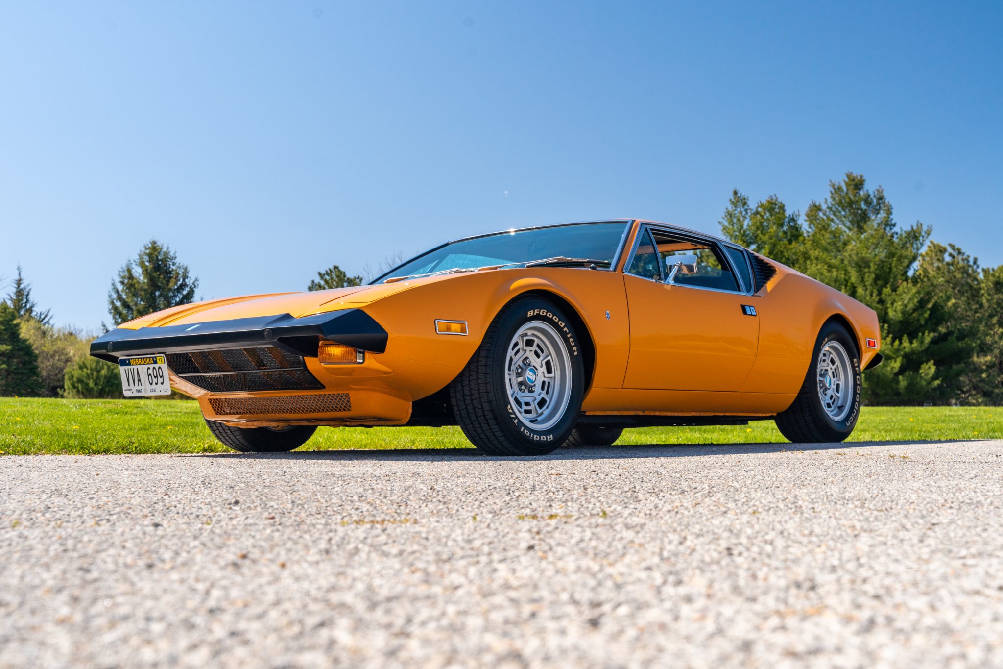 1973 DeTomaso Pantera 