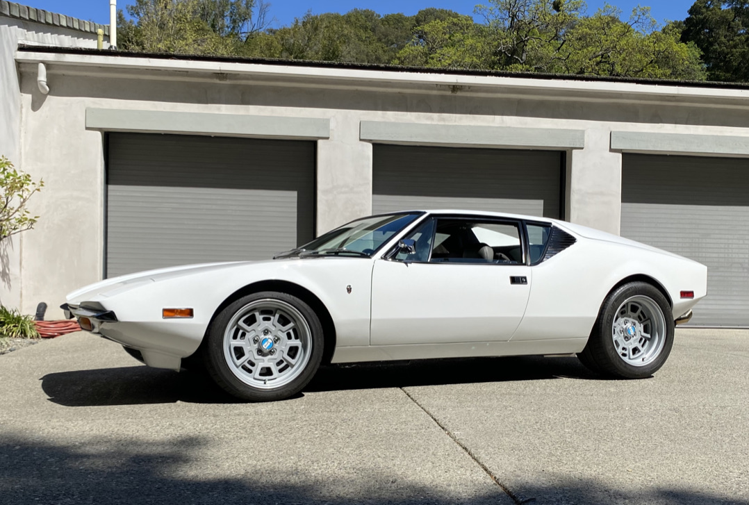 1971 DeTomaso Pantera 