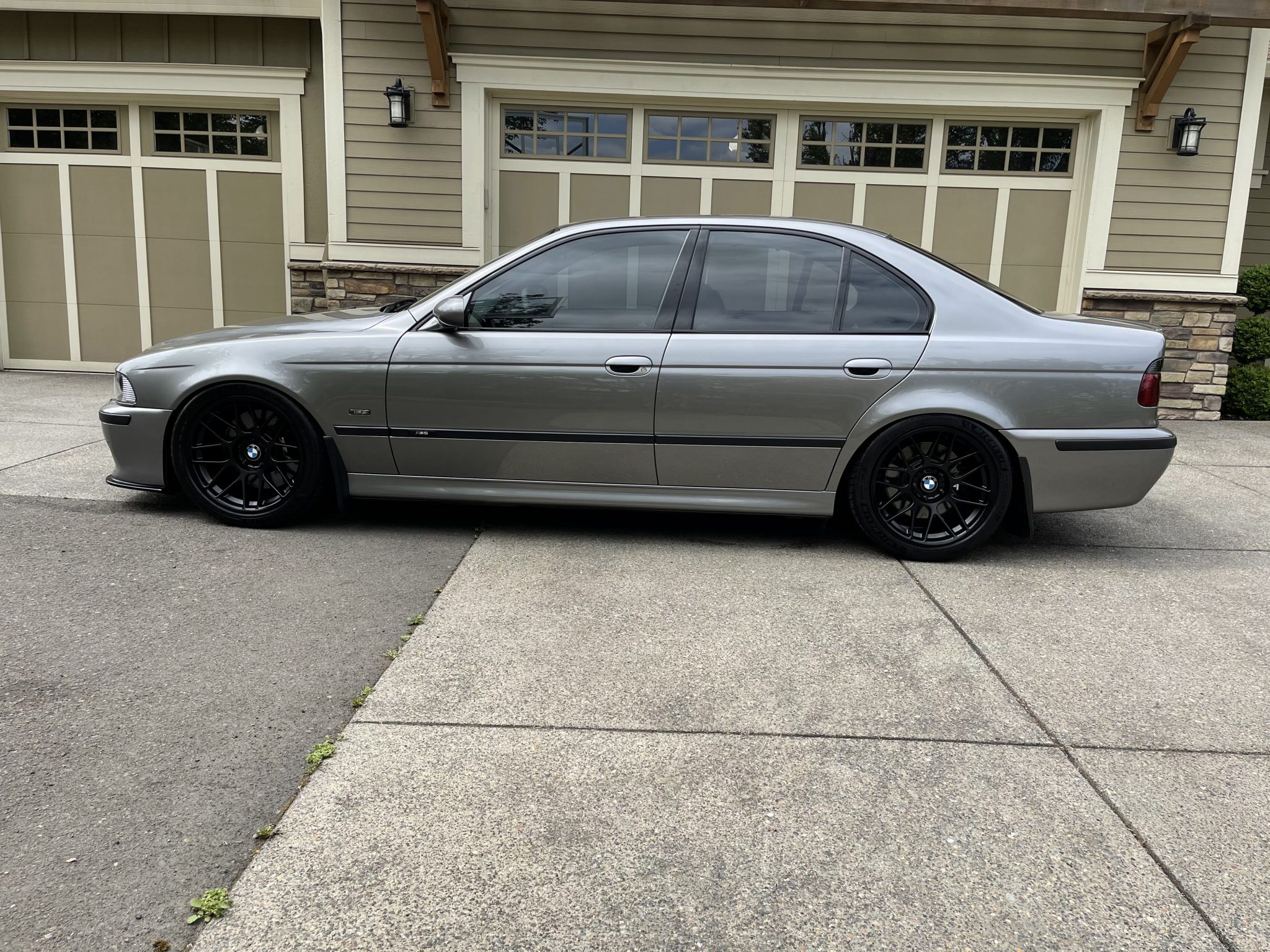 2002 BMW E39 M5 