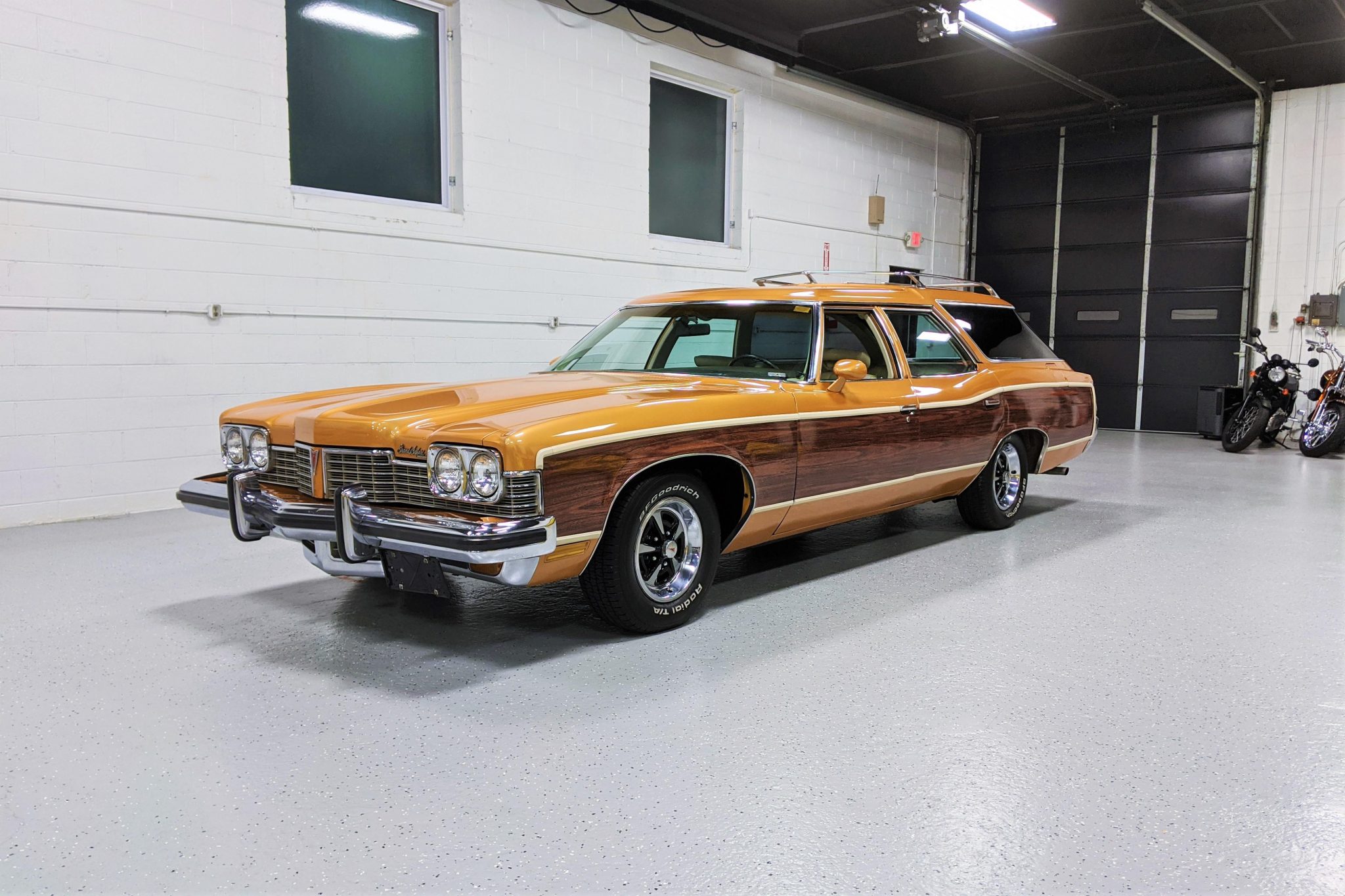 1973 Pontiac Safari 