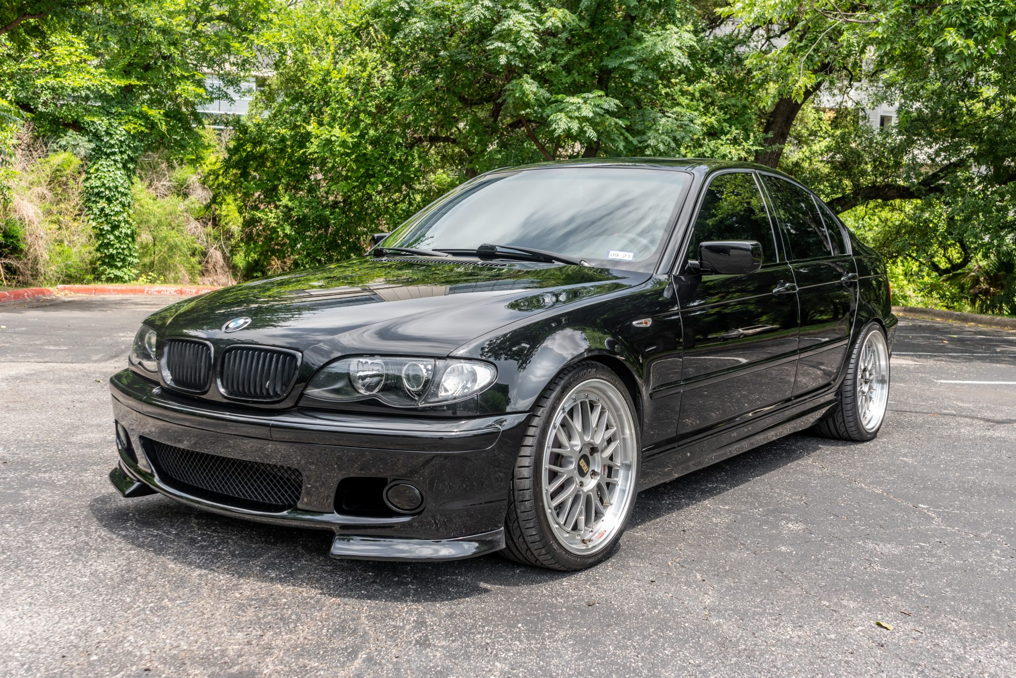 2003 BMW E46 330 ZHP 