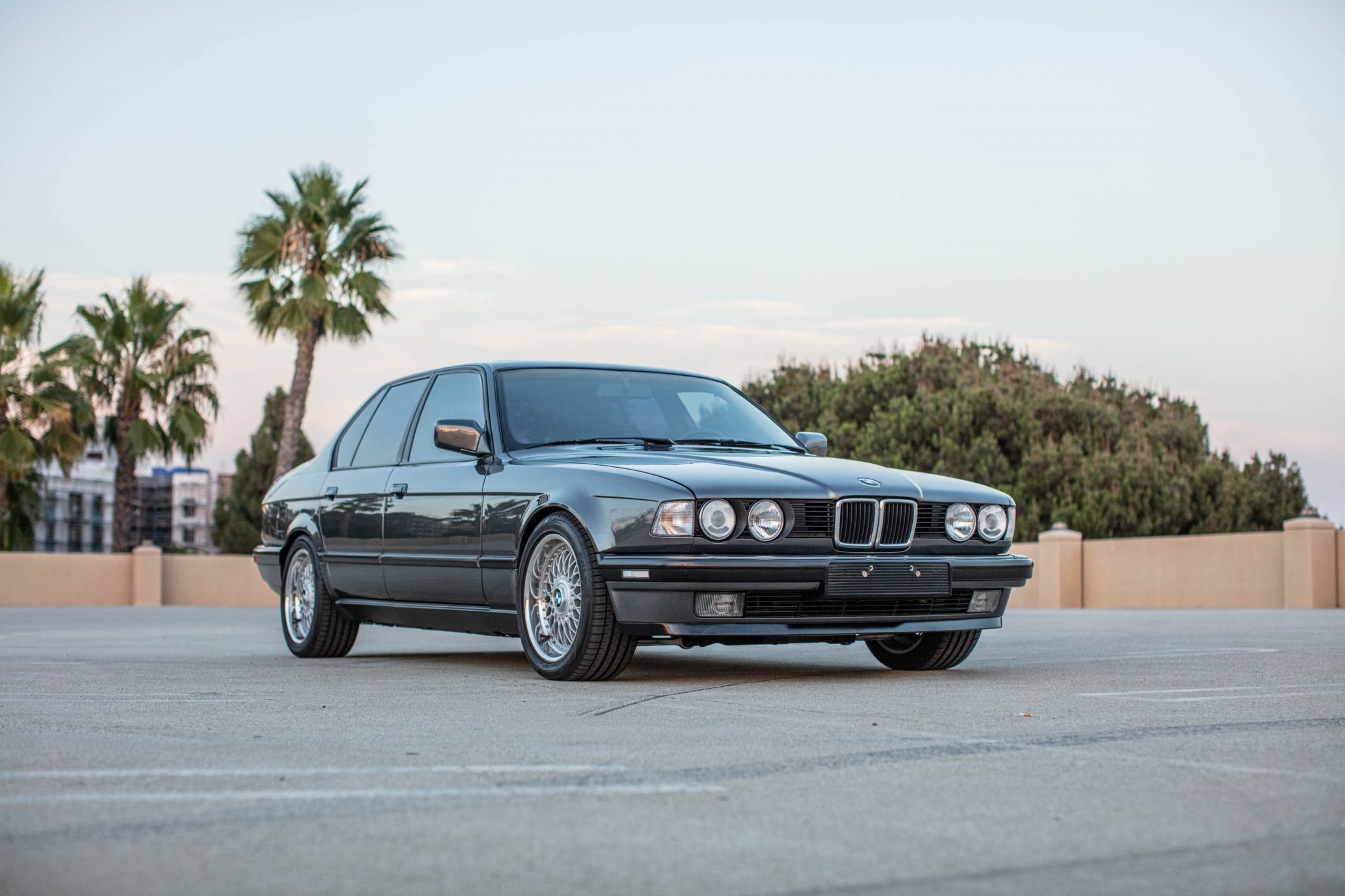 1988 BMW E32 7-Series 