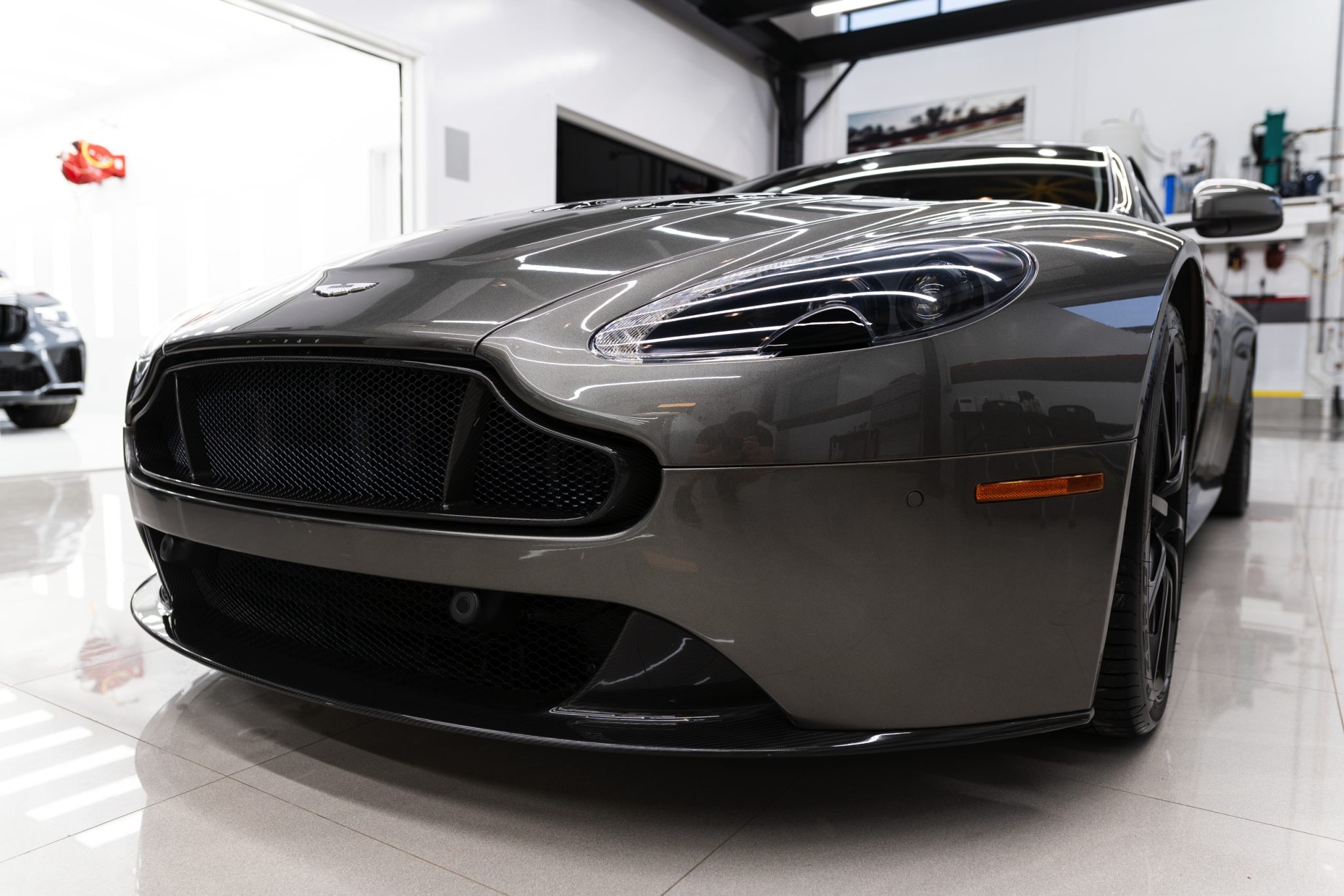 2017 Aston Martin V12 Vantage 