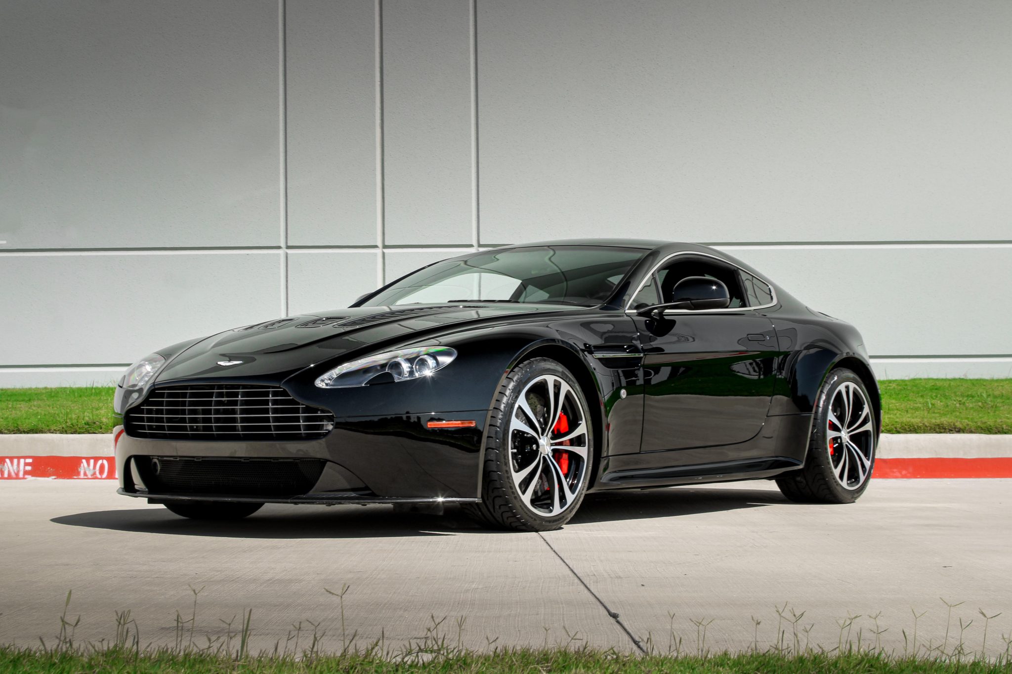 2012 Aston Martin V12 Vantage 