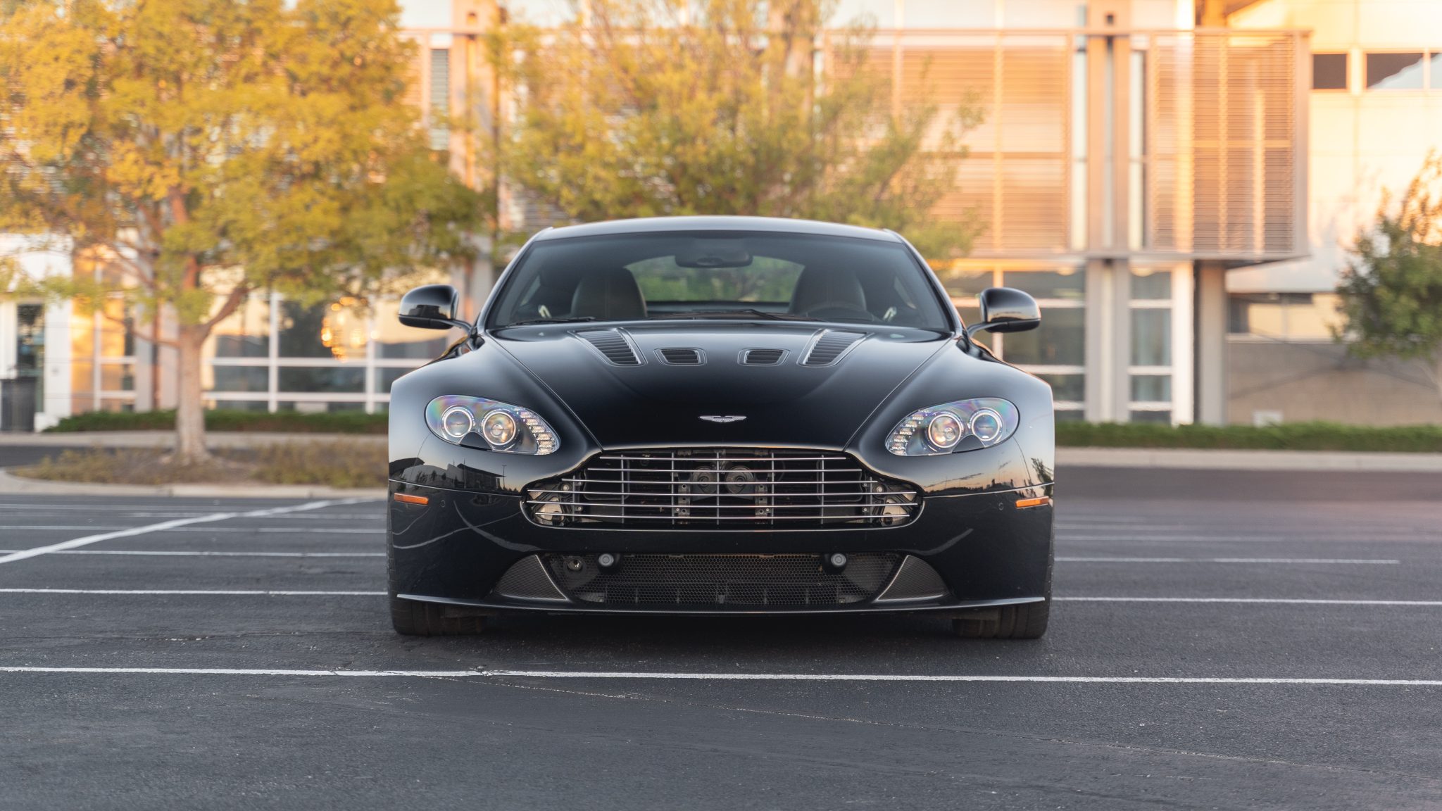 2011 Aston Martin V12 Vantage 