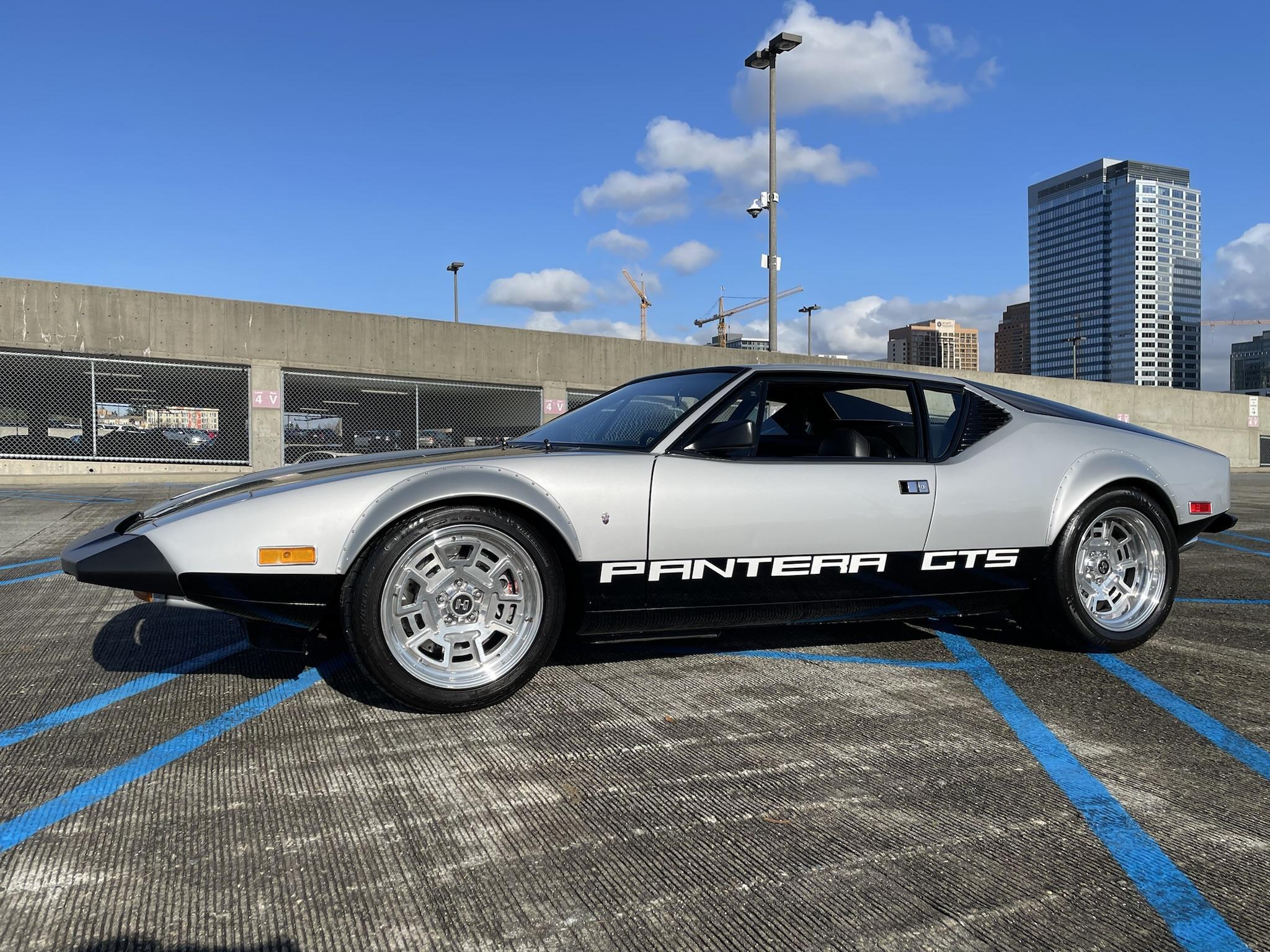 1974 DeTomaso Pantera 
