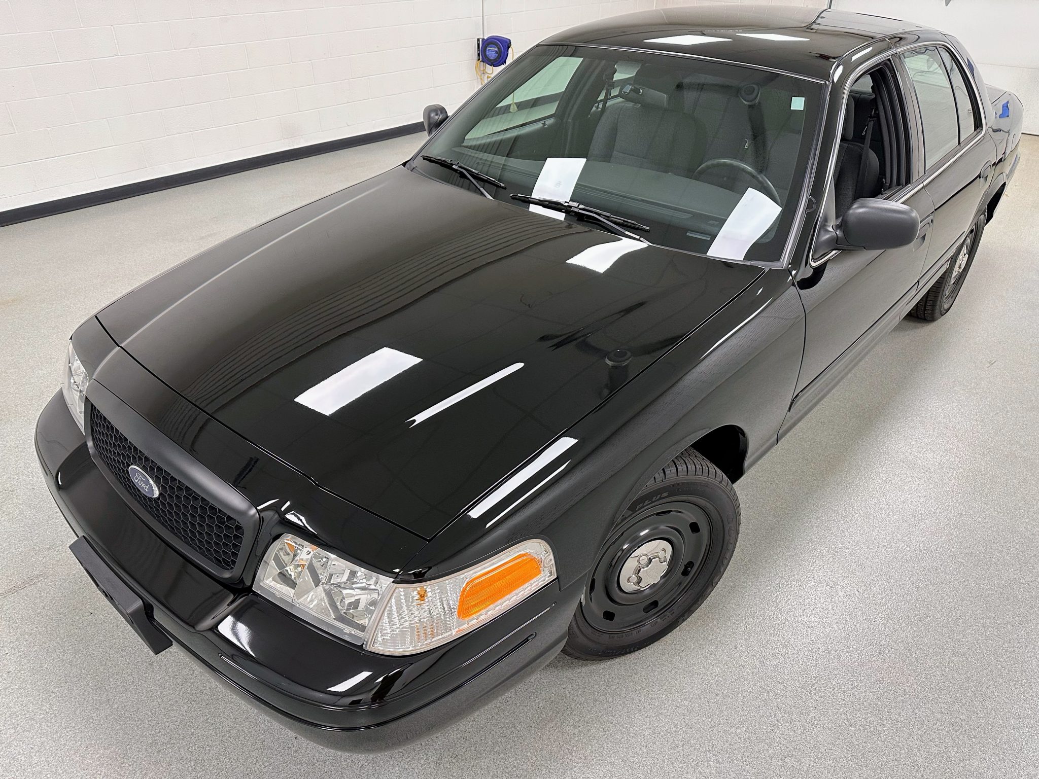 2003 Ford Crown Victoria 
