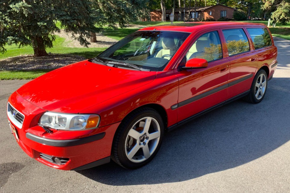 2004 Volvo V70R 