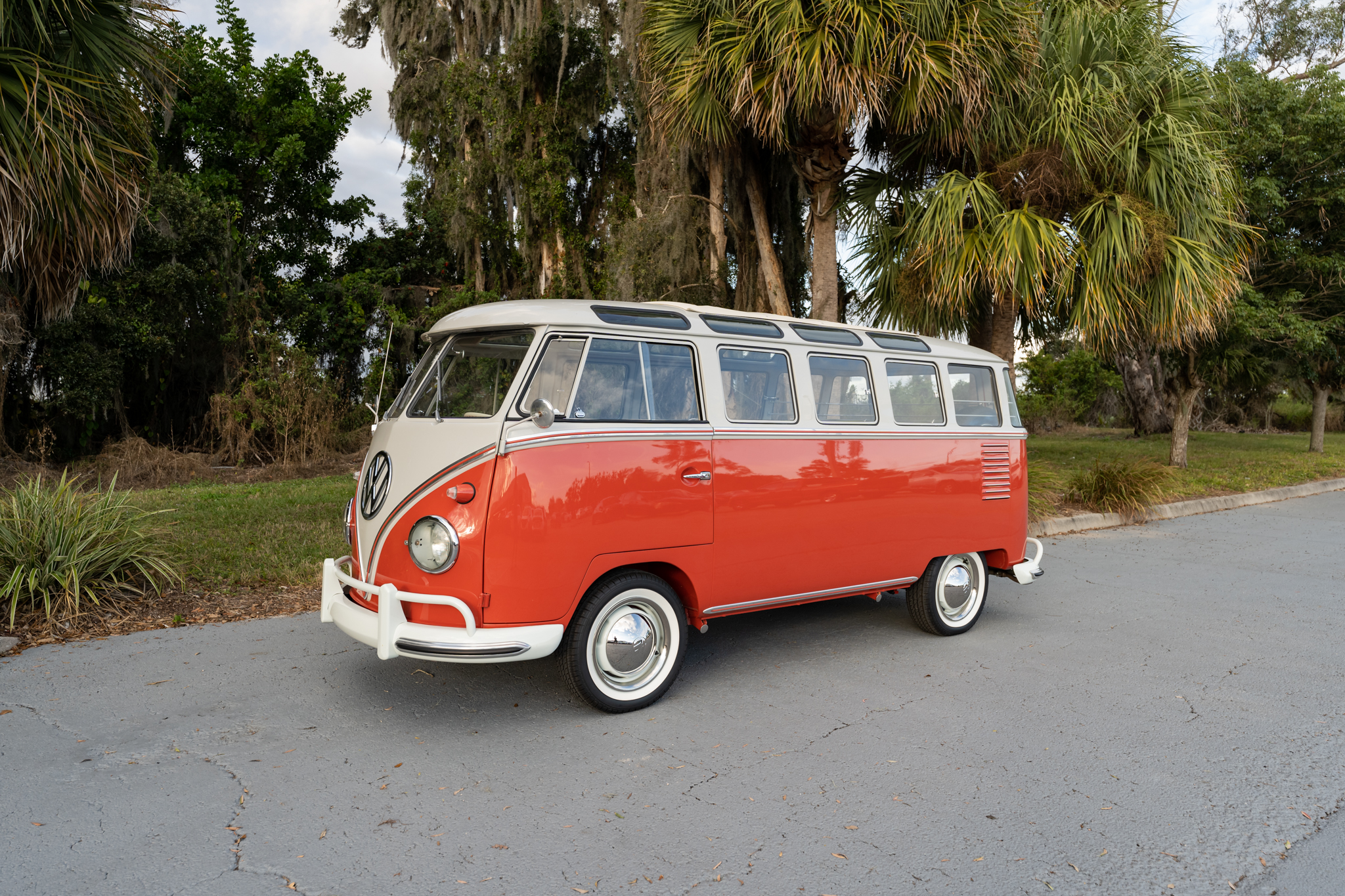 1961 Volkswagen Split-Window Bus 