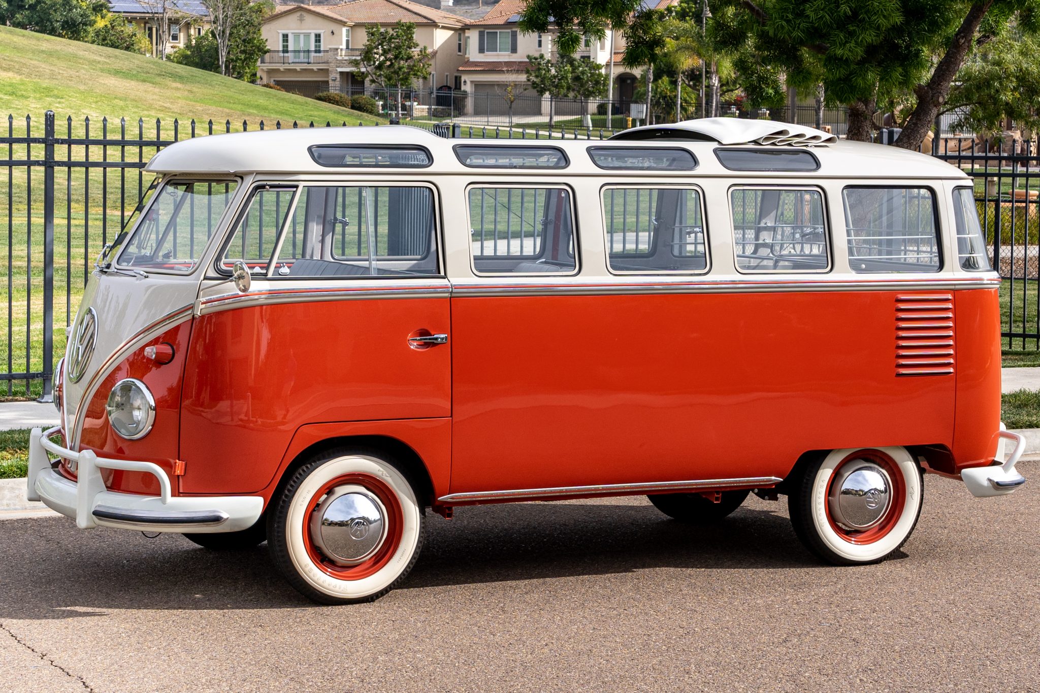 1961 Volkswagen Split-Window Bus 