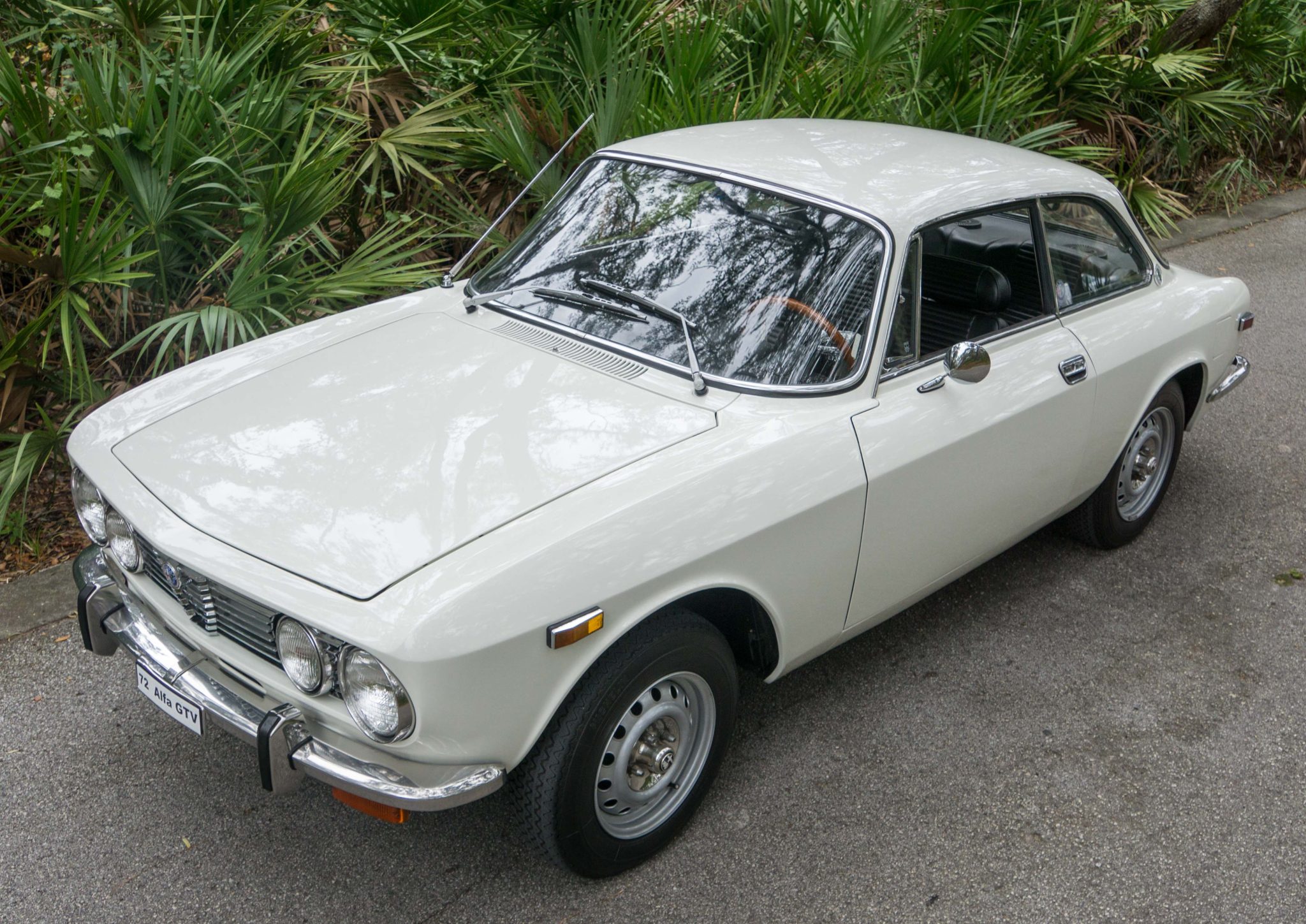 1972 Alfa Romeo 105/115 Series Coupe 
